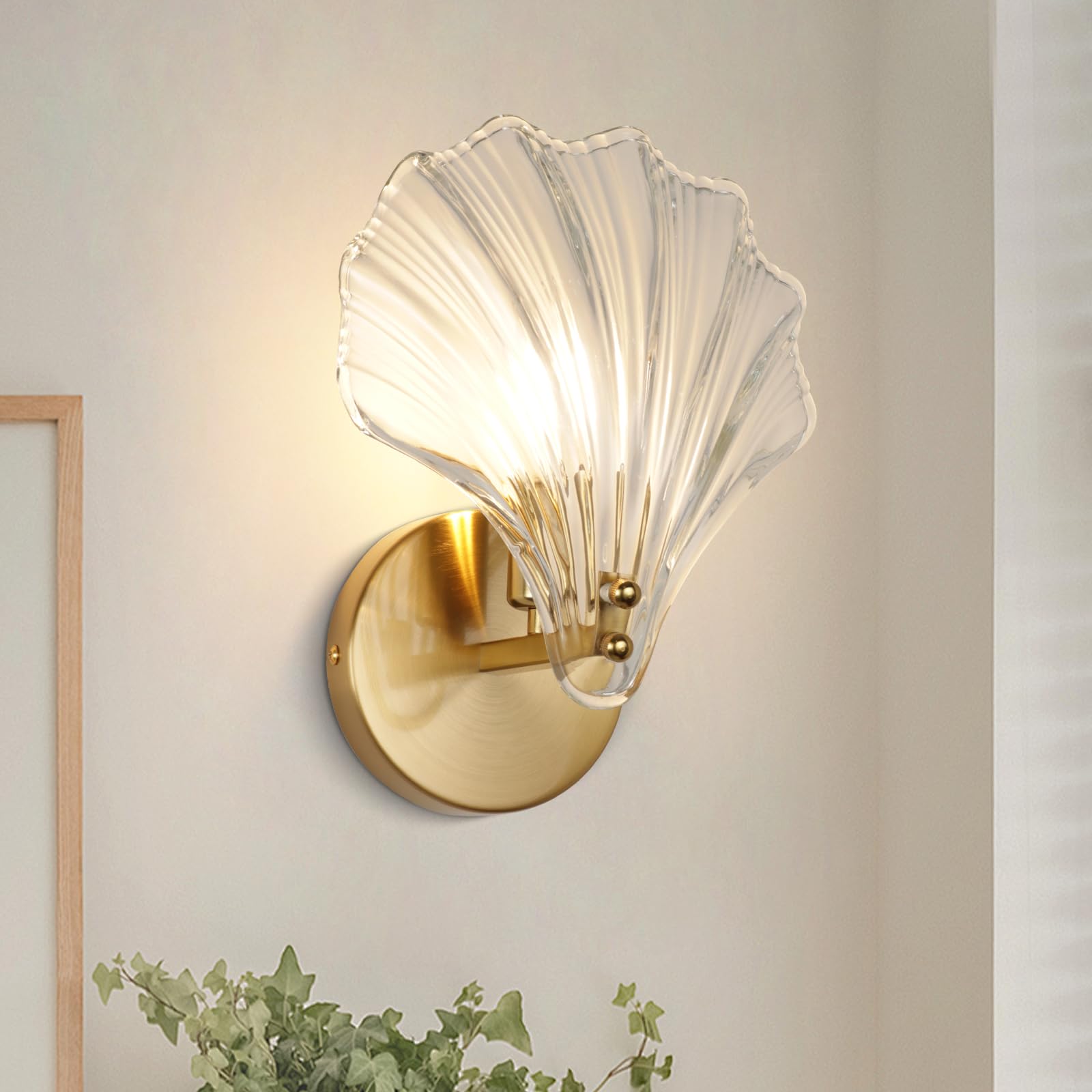 Art Deco Glass Seashell Wall Sconce in Brass