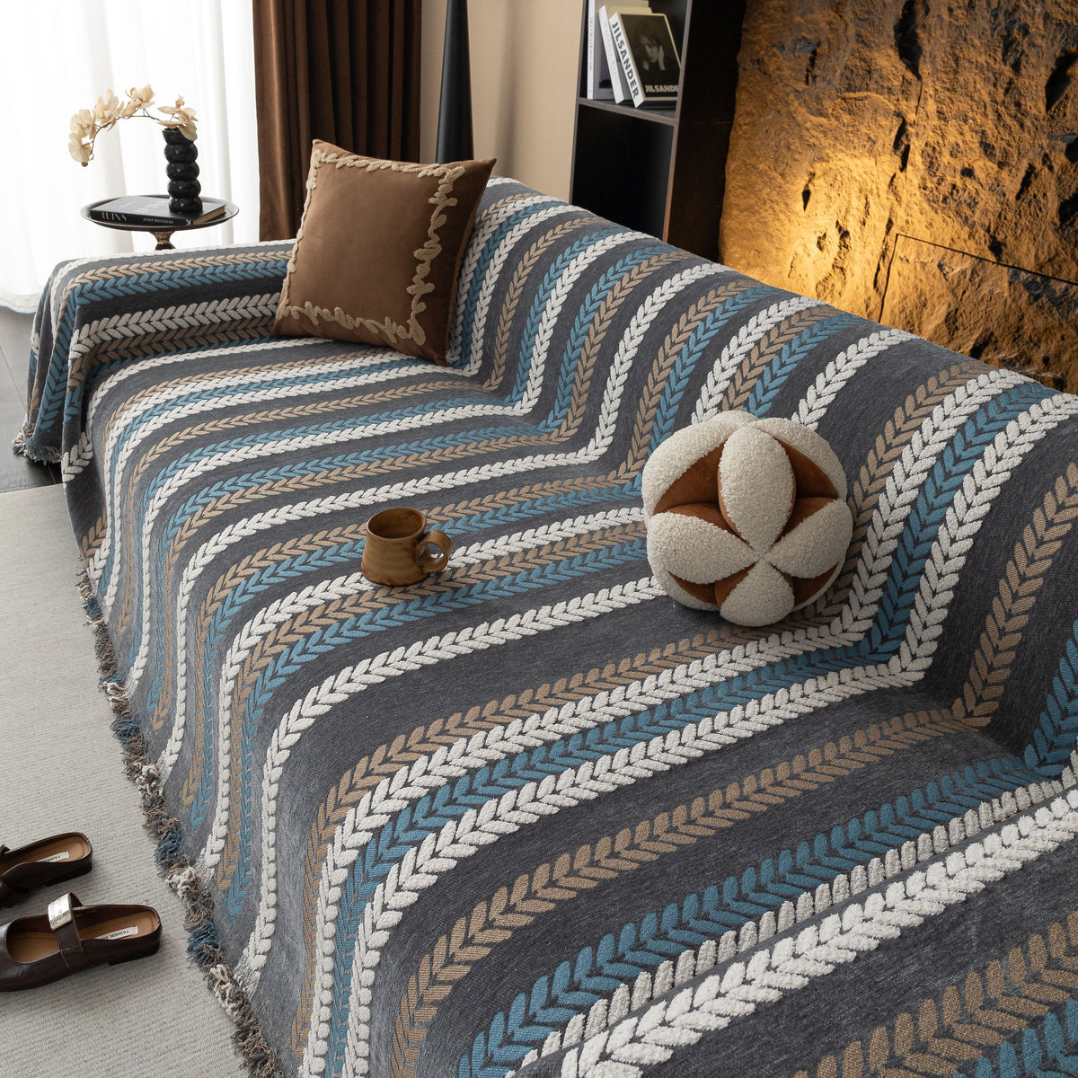 Cozy Decorative Throw Blanket for Couches, Boho Plush Woven Sofa Cover with Stripes