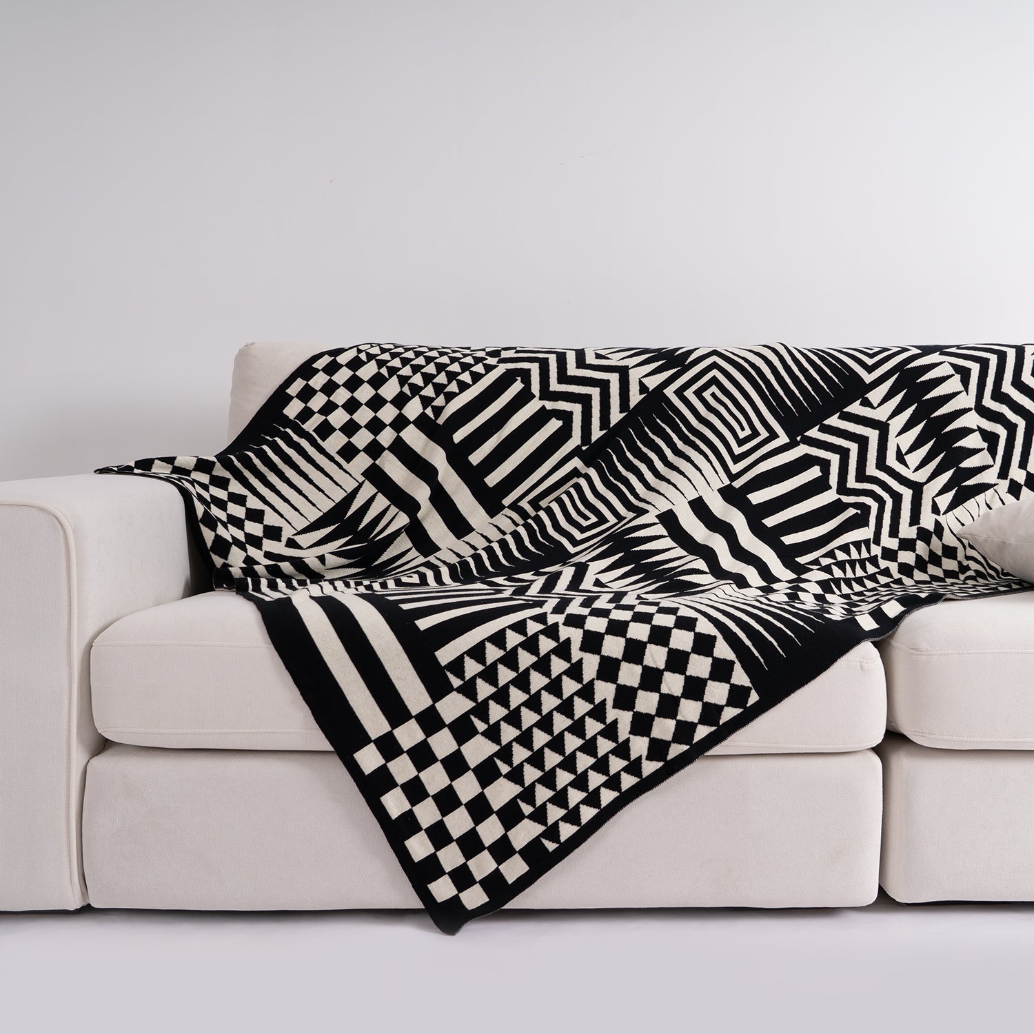 Geometric Black and White Double-Sided Throw