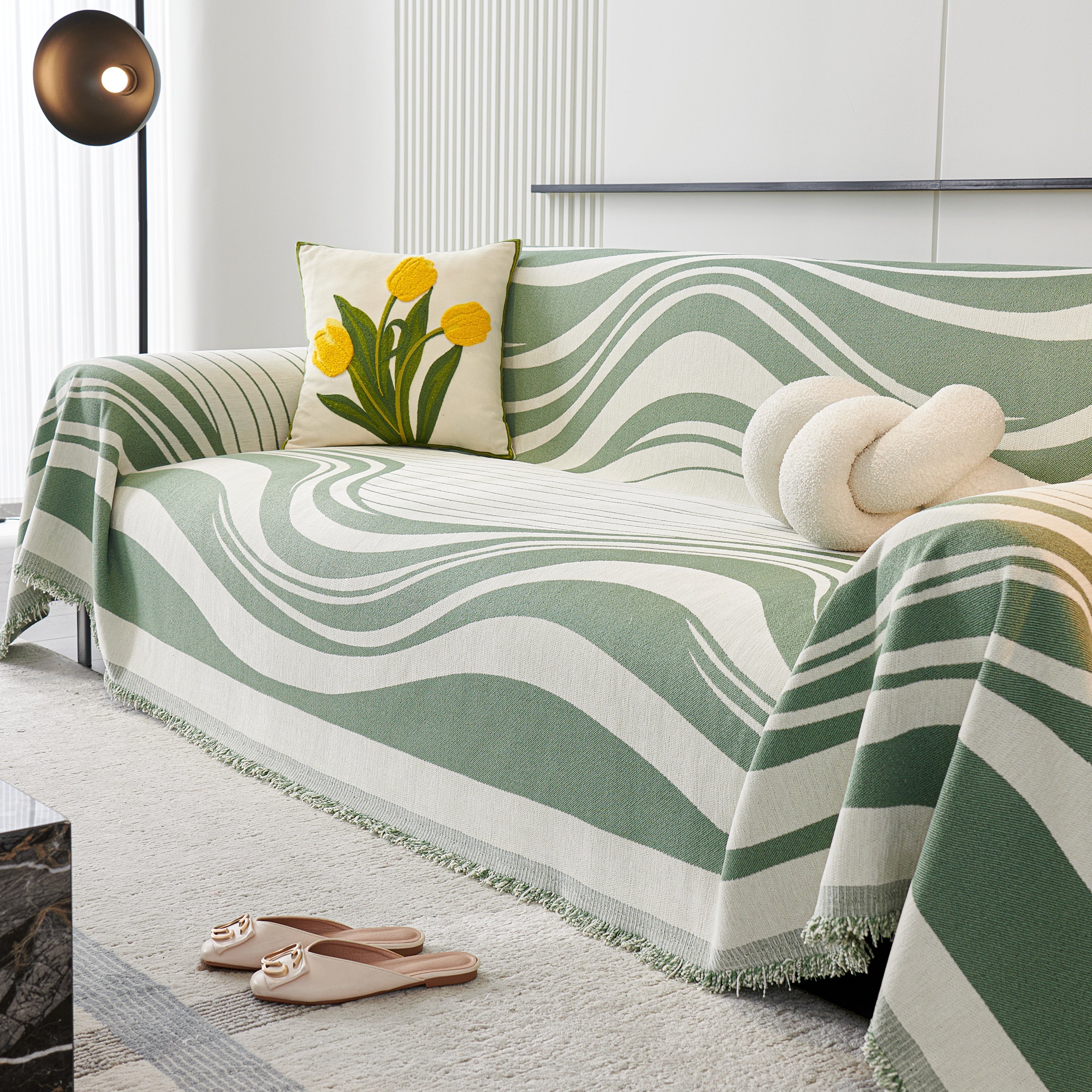 Modern Chenille Sofa Throw with Wavy Pattern