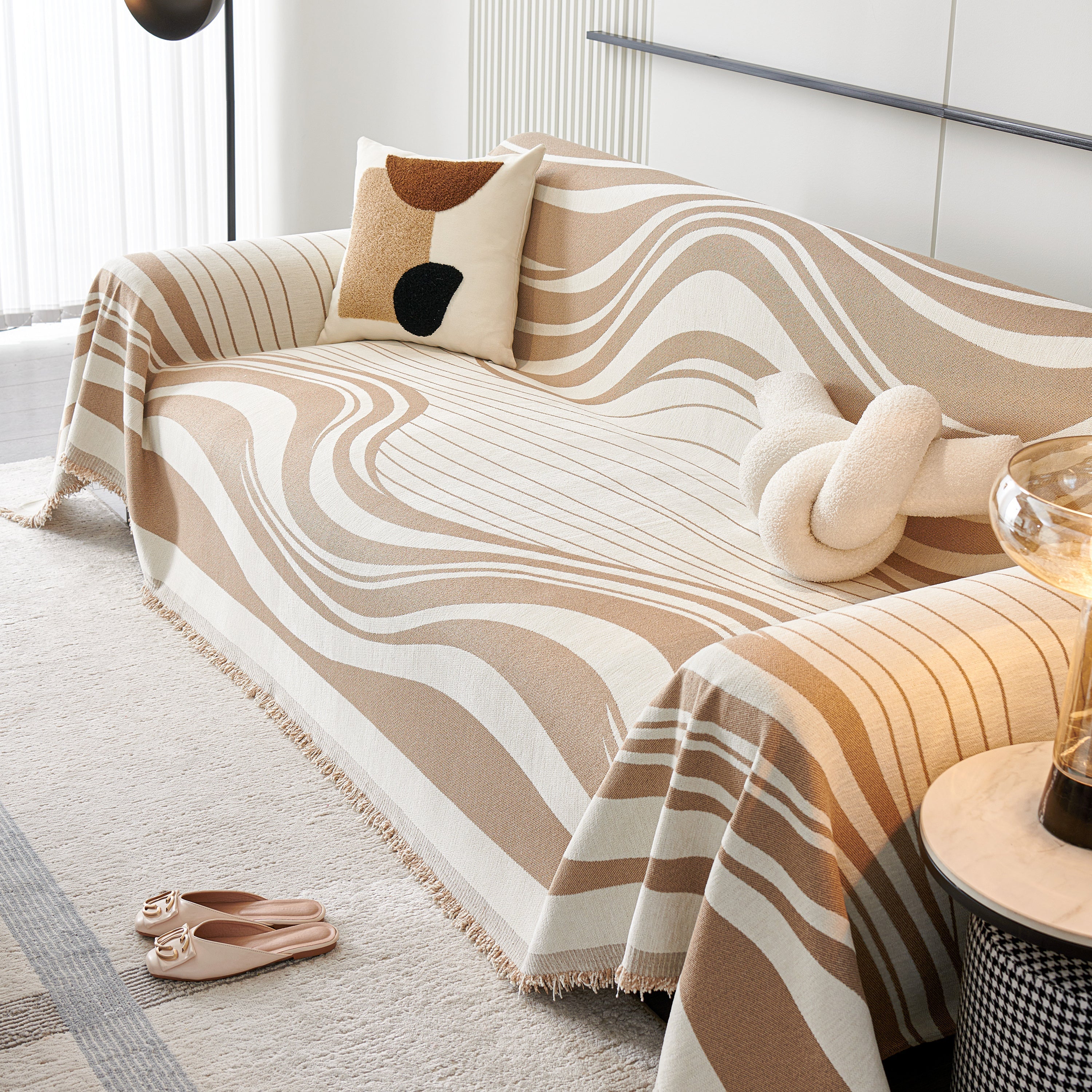 Modern Chenille Sofa Throw with Wavy Pattern