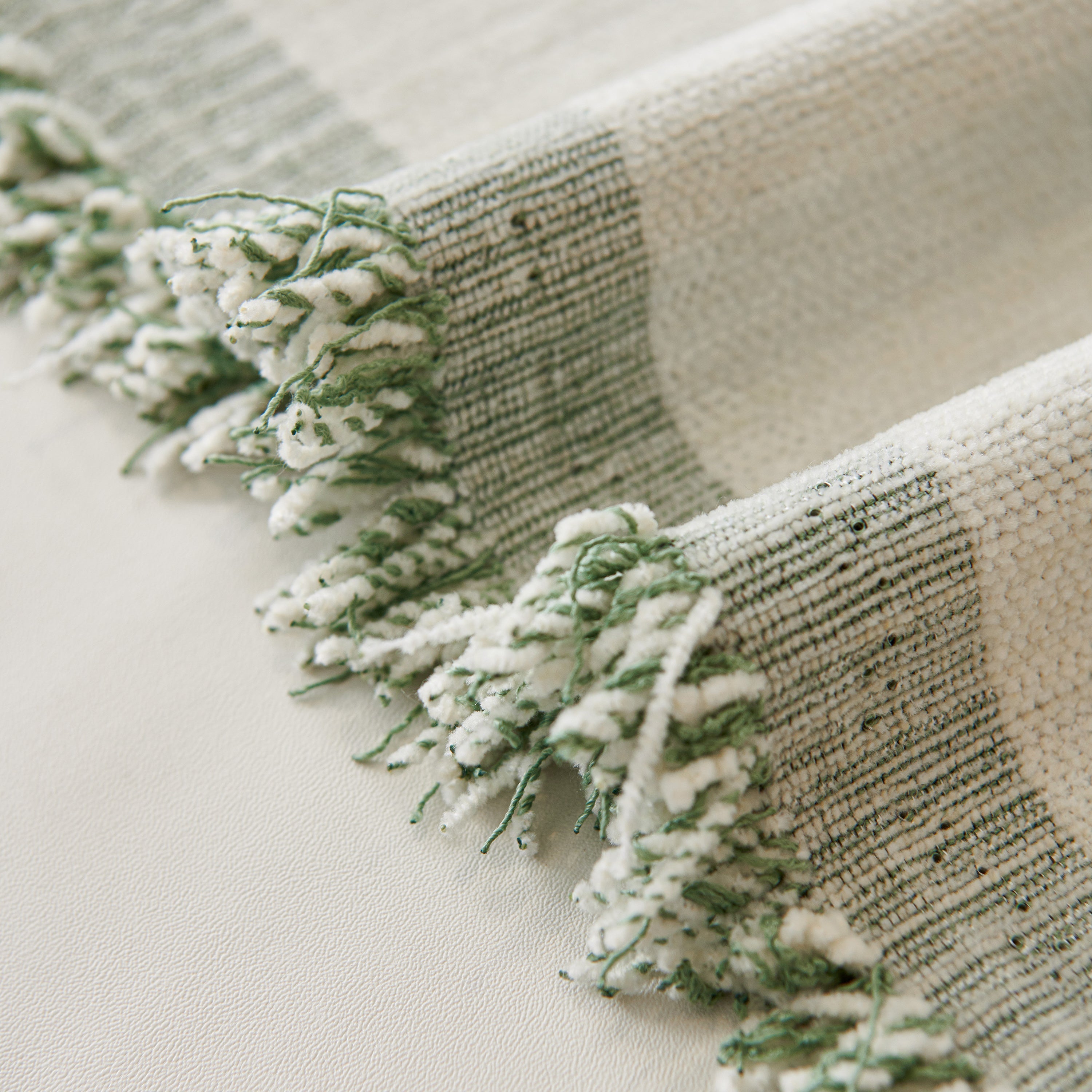Modern Chenille Sofa Throw with Wavy Pattern