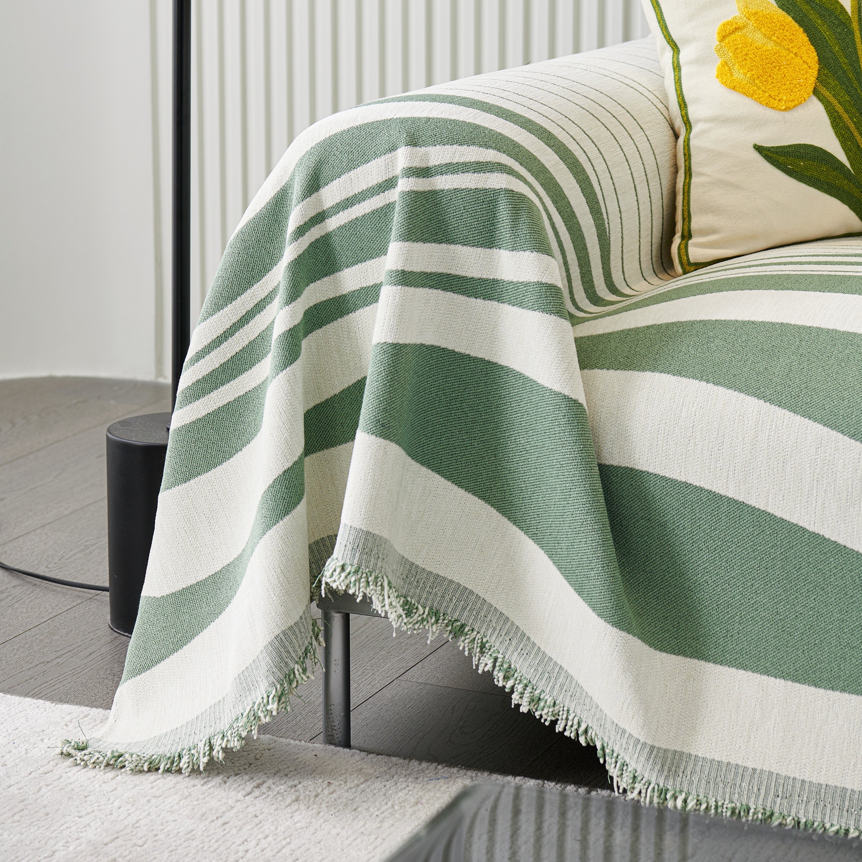 Modern Chenille Sofa Throw with Wavy Pattern