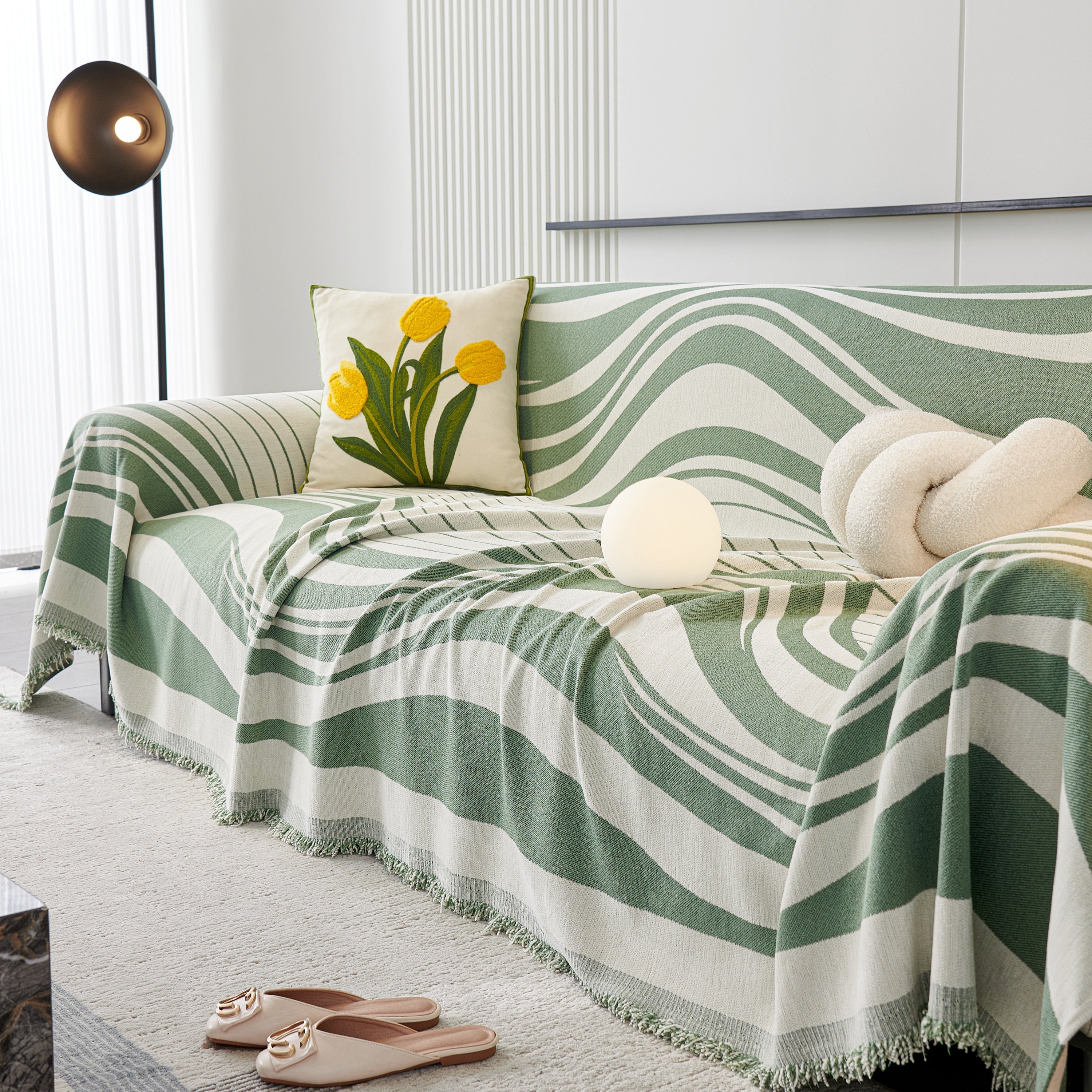Modern Chenille Sofa Throw with Wavy Pattern