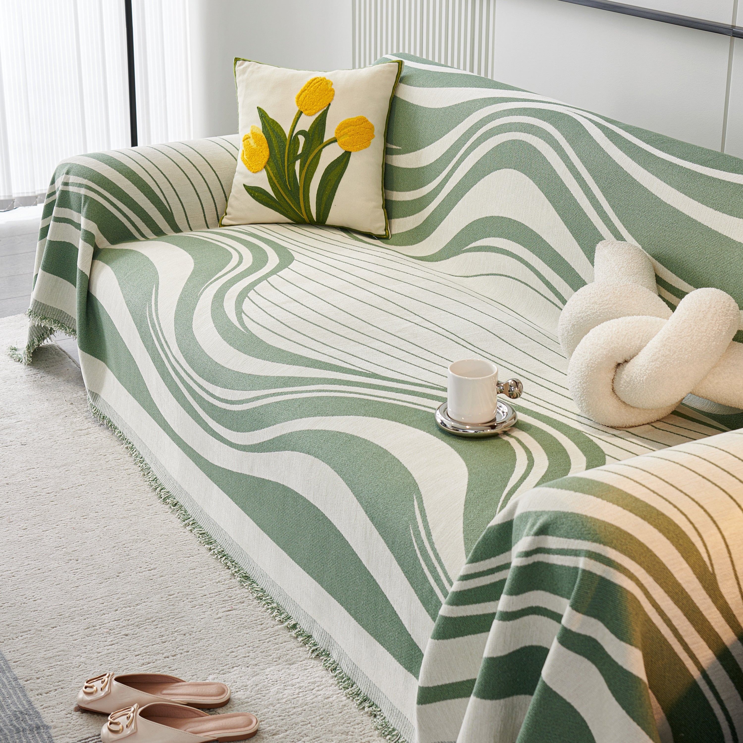 Modern Chenille Sofa Throw with Wavy Pattern