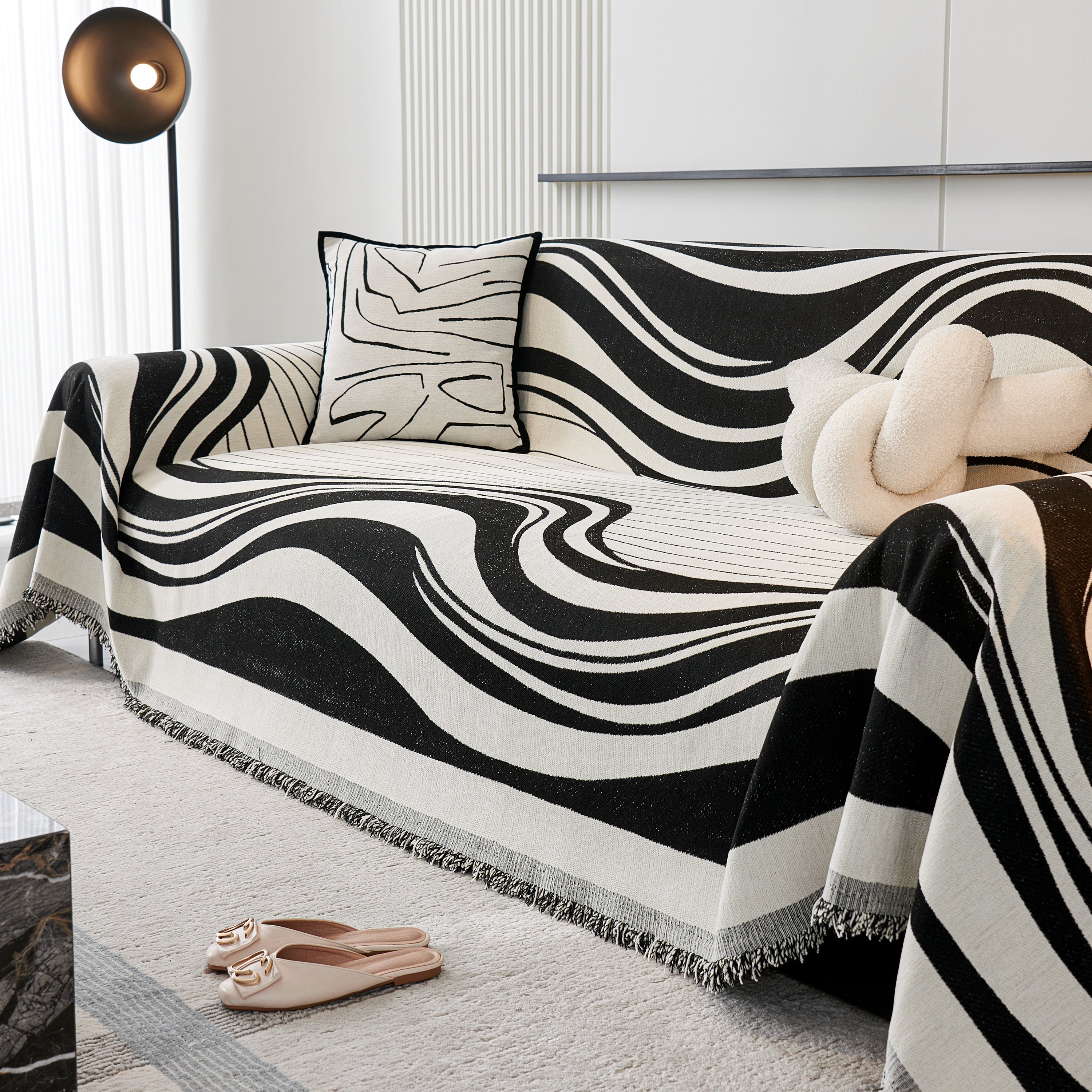 Modern Chenille Sofa Throw with Wavy Pattern