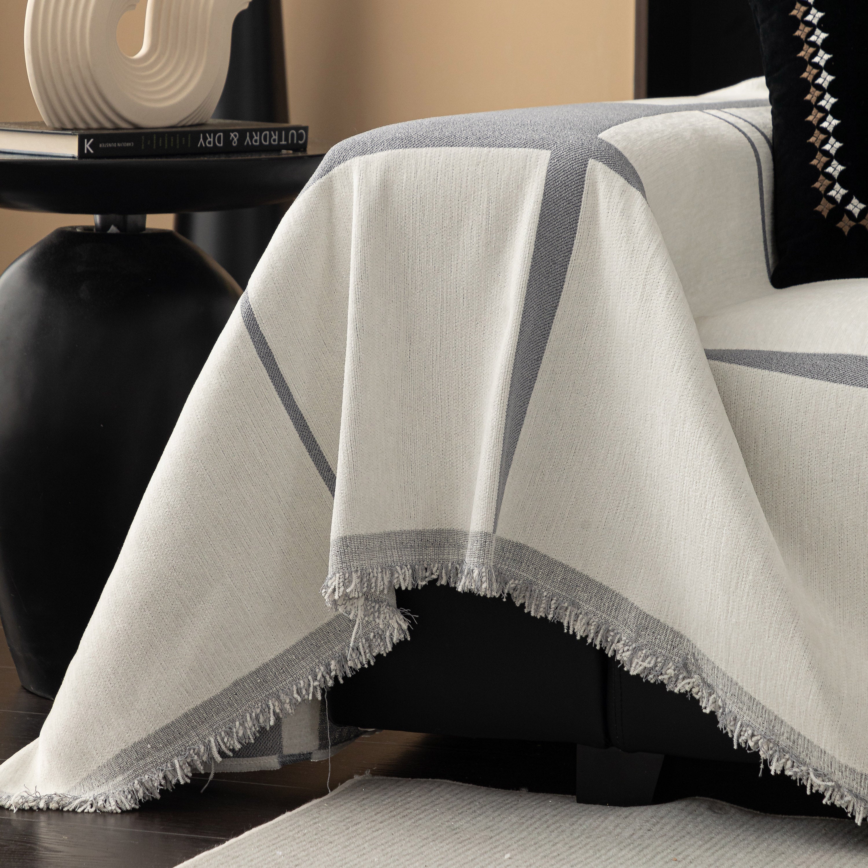 Modern Plaid Chenille Sofa Throw with Tassels