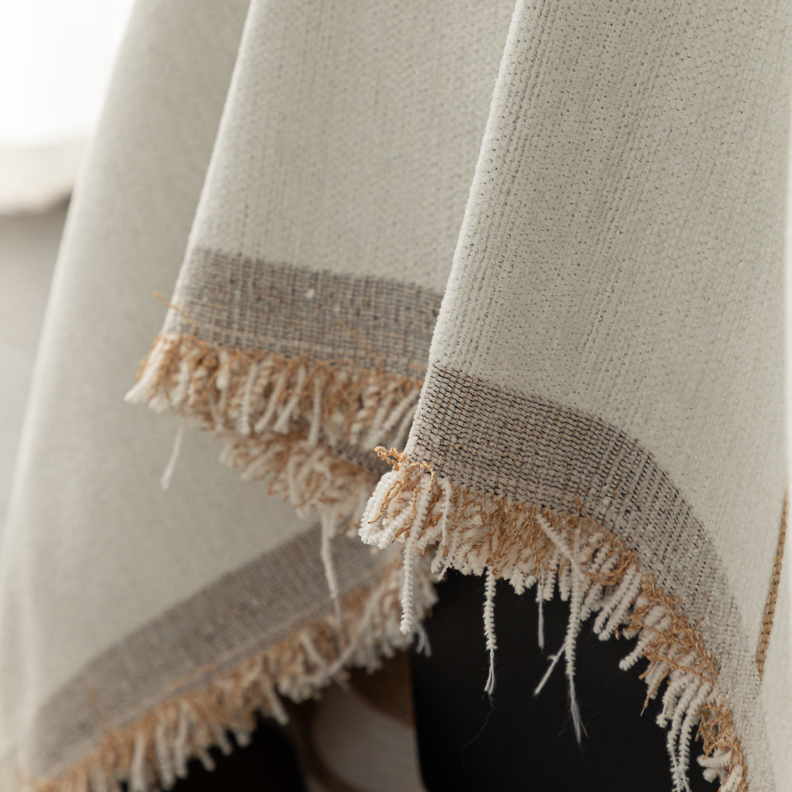 Modern Plaid Chenille Sofa Throw with Tassels