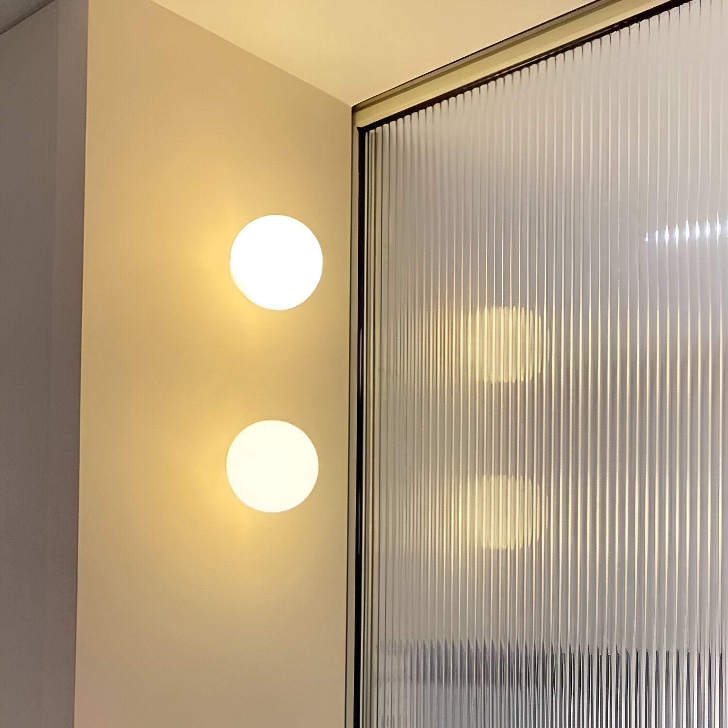 Minimalist Round Glass Wall Sconce with LED