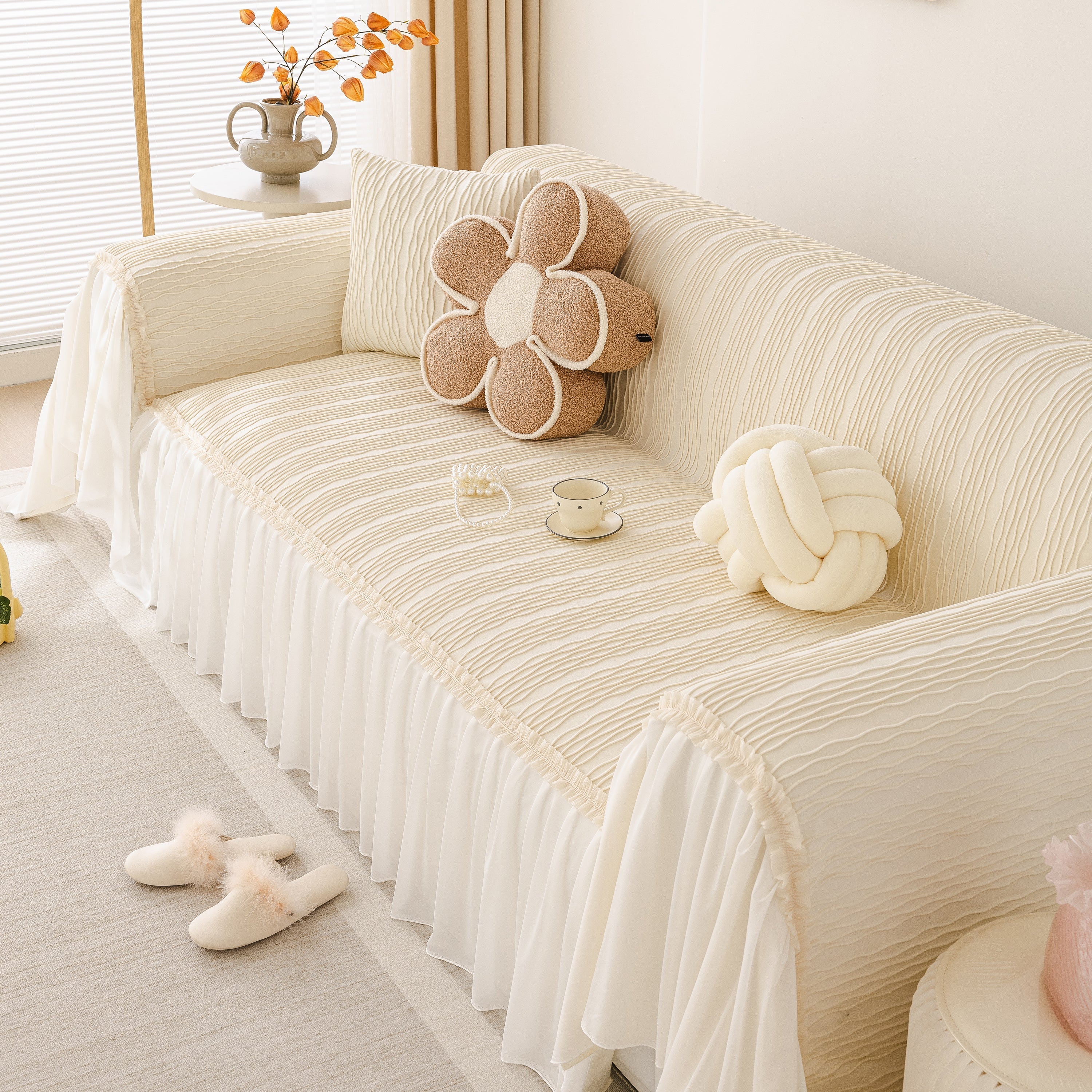 Plush Flannel Sofa Throw with Ruffled Skirt