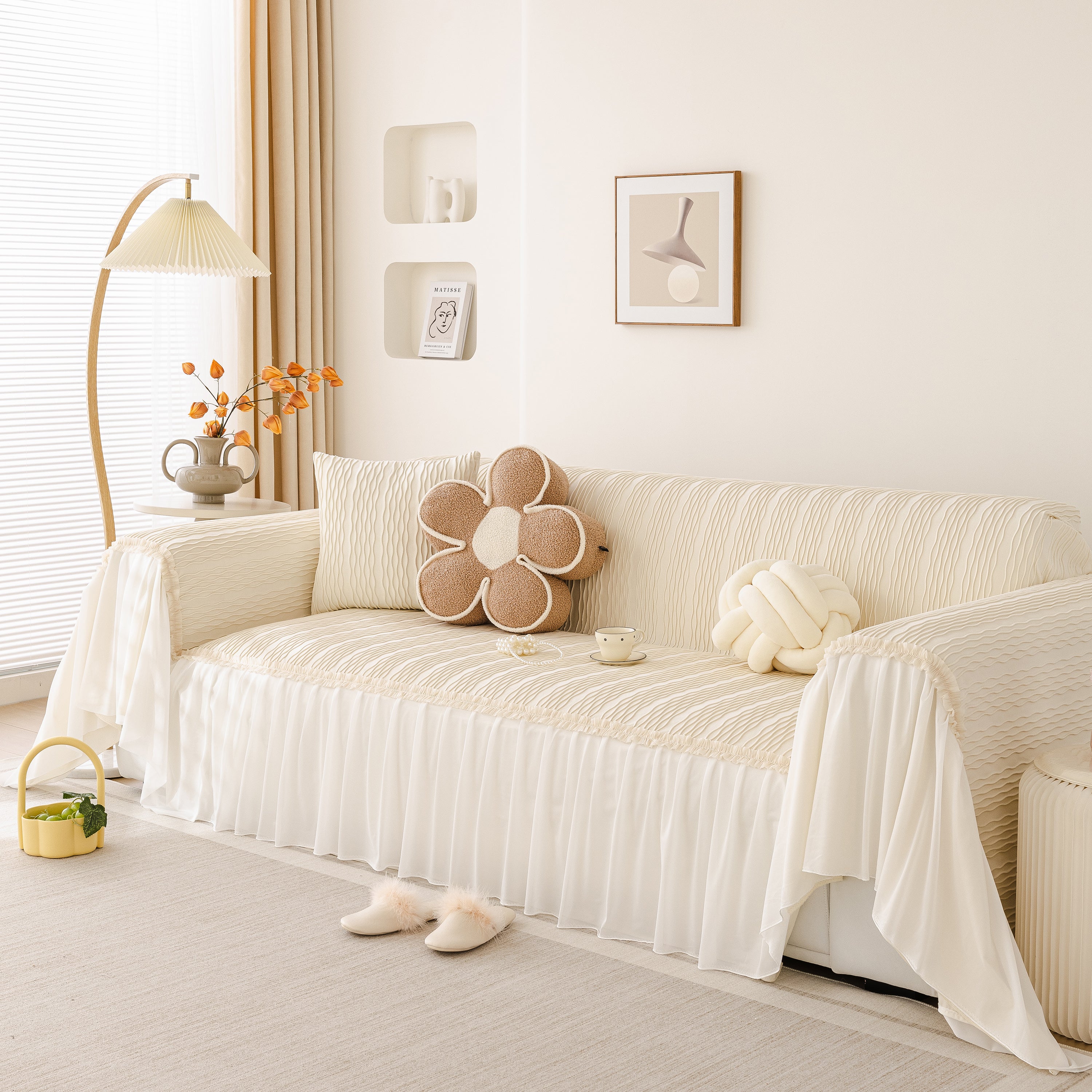 Plush Flannel Sofa Throw with Ruffled Skirt