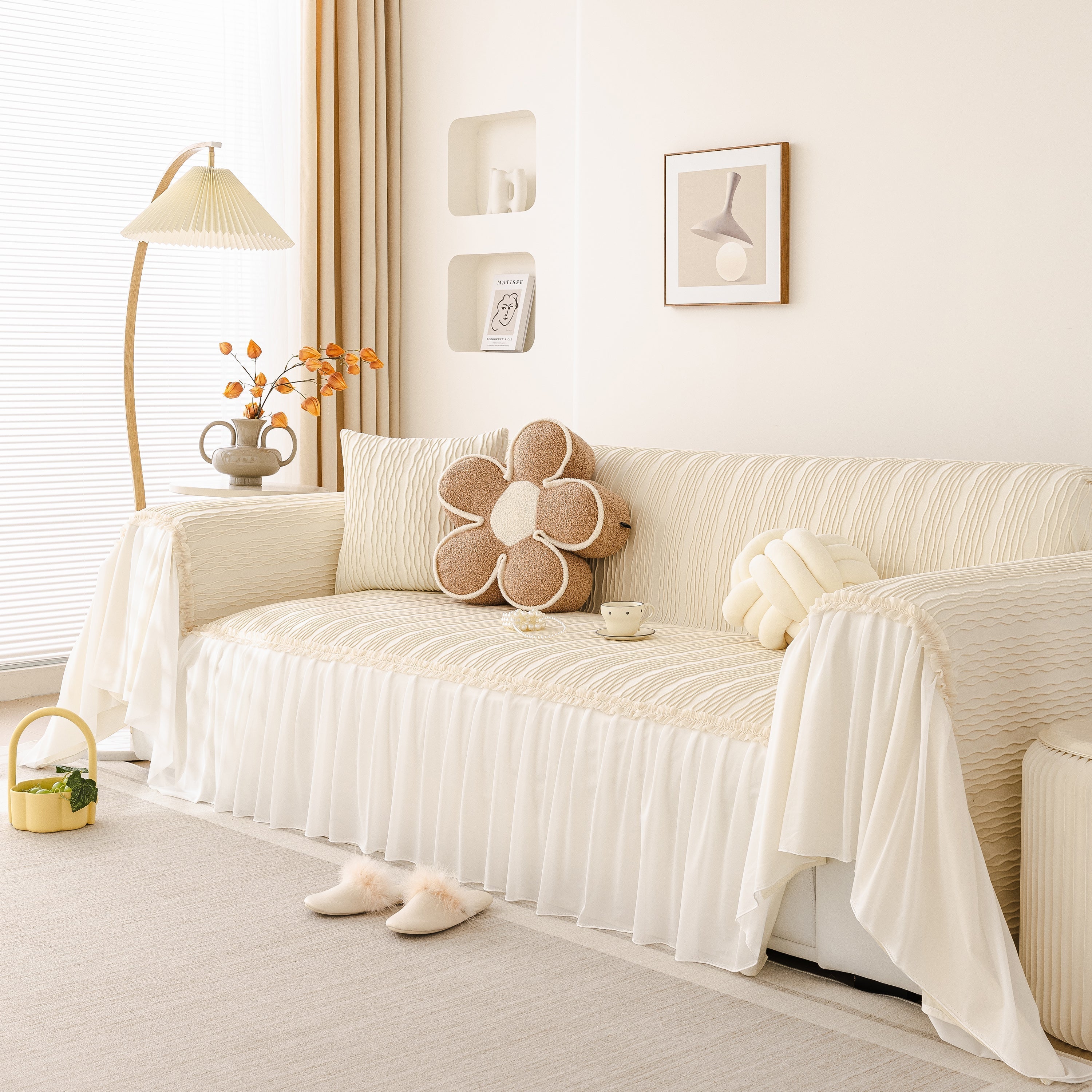 Plush Flannel Sofa Throw with Ruffled Skirt