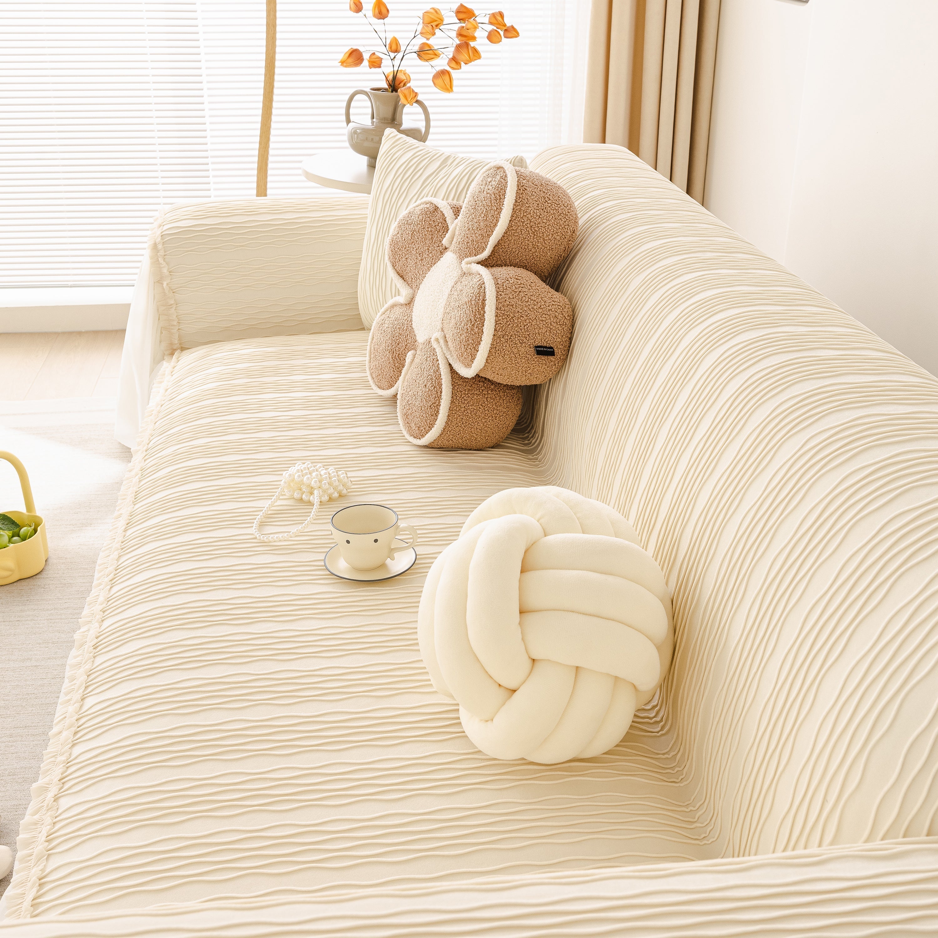Plush Flannel Sofa Throw with Ruffled Skirt