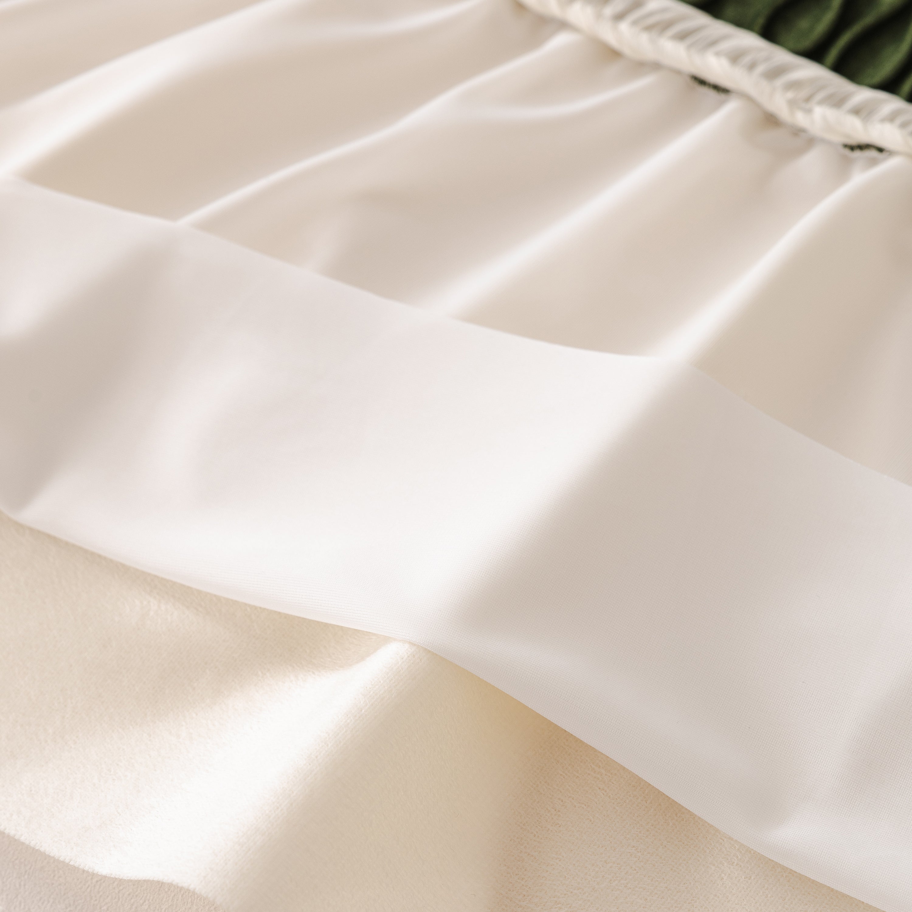 Plush Flannel Sofa Throw with Ruffled Skirt