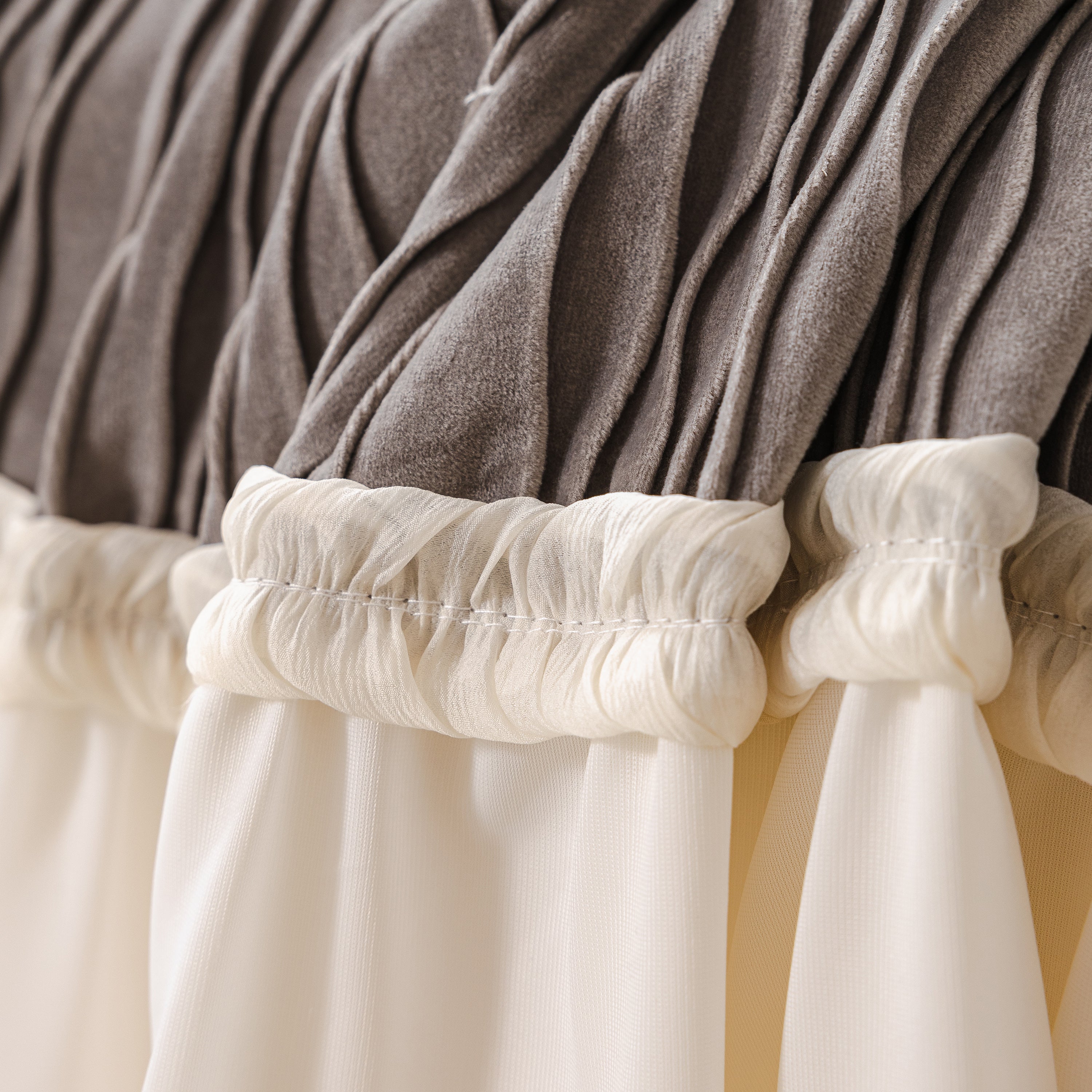 Plush Flannel Sofa Throw with Ruffled Skirt