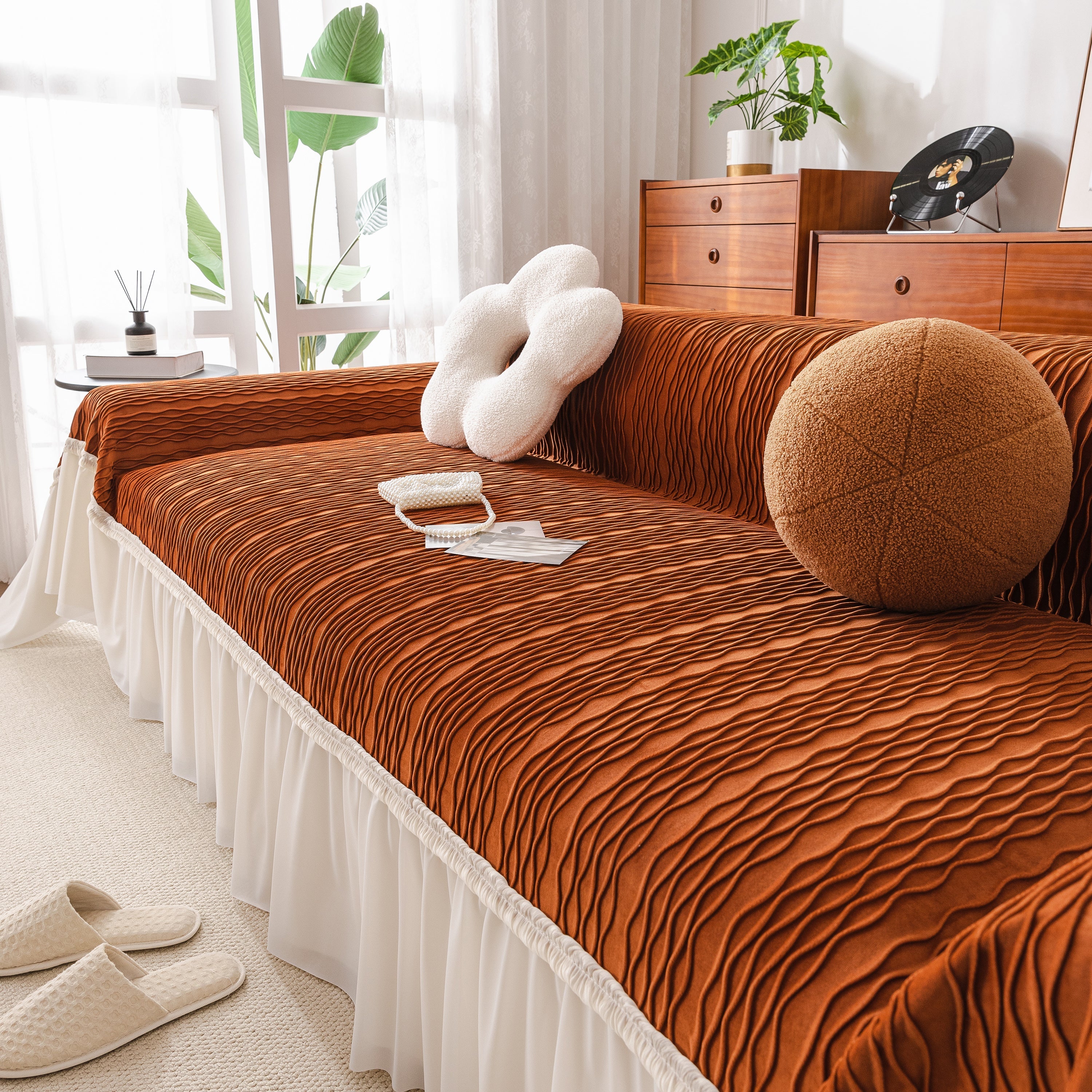 Plush Flannel Sofa Throw with Ruffled Skirt