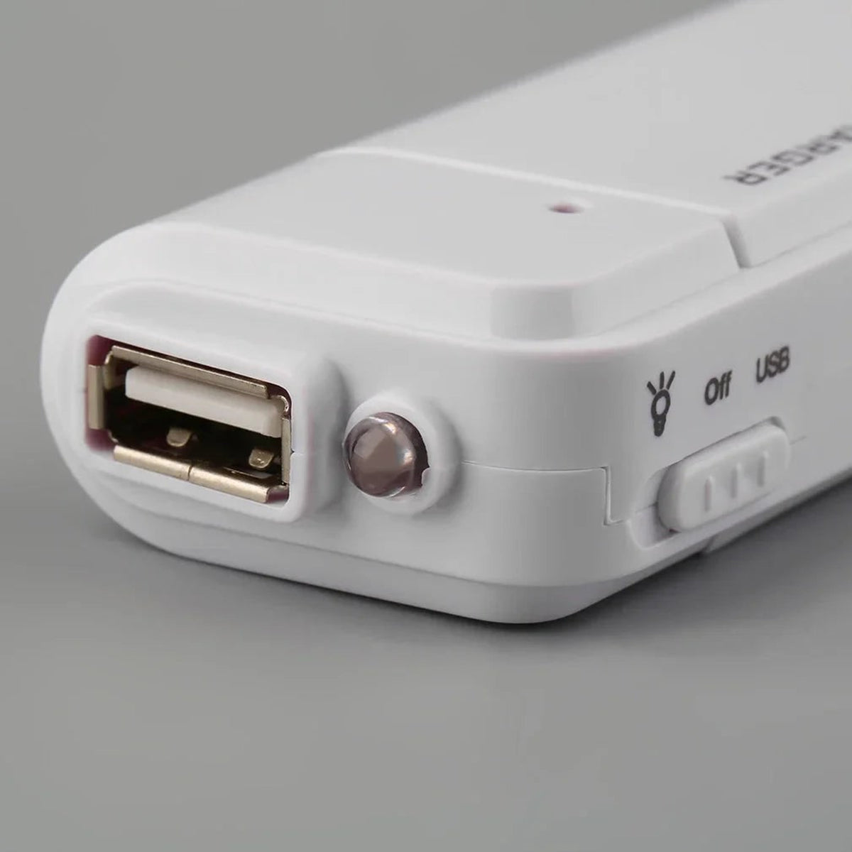 Aa Battery Power Bank Emergency Charger For Smartphones With LED Status Light - Image 3