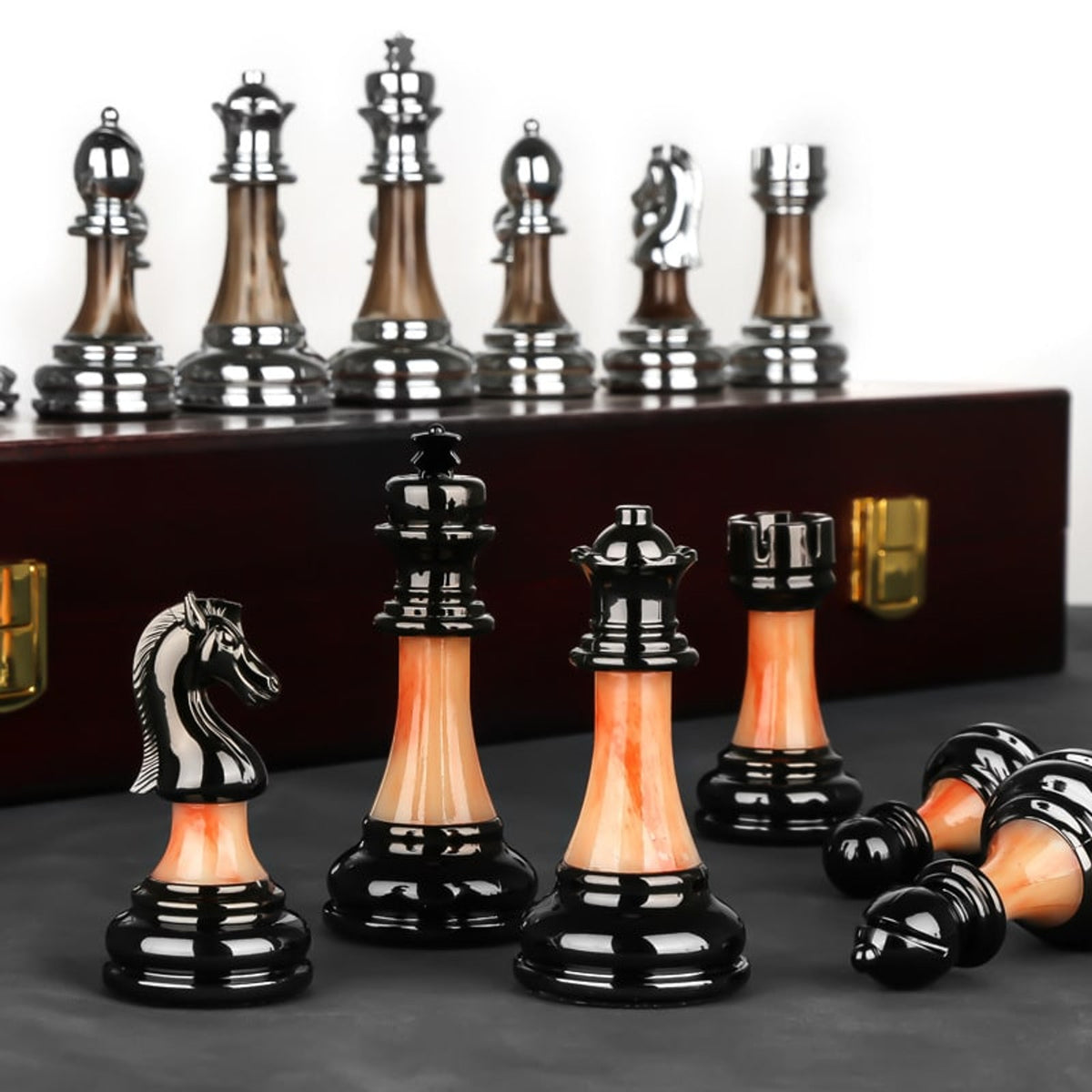 High-End Chess Set In Gift Box With Zinc Alloy & Acrylic Pieces - Image 5