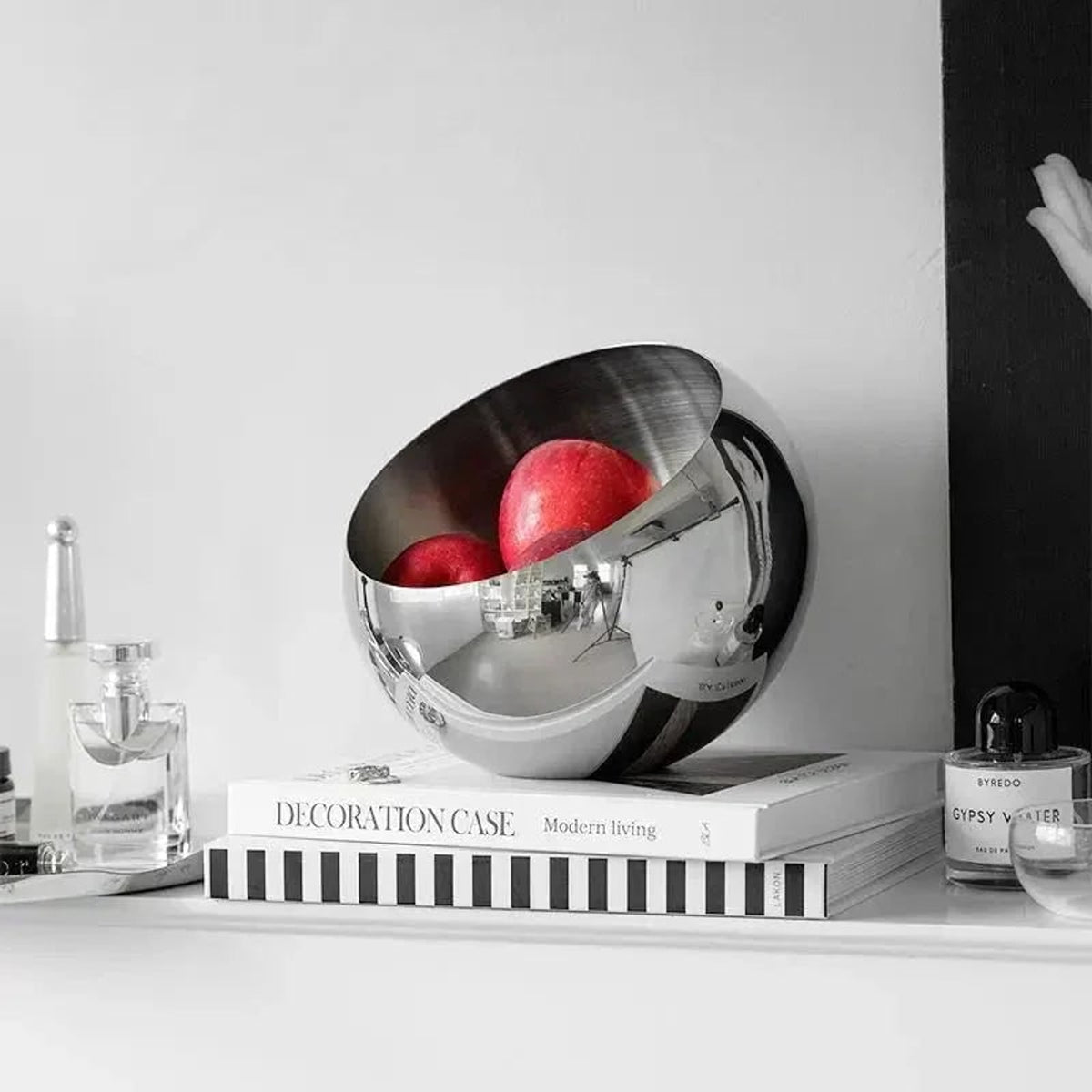 Polished Stainless Steel Fruit Bowl With Modern Open Design - Image 5