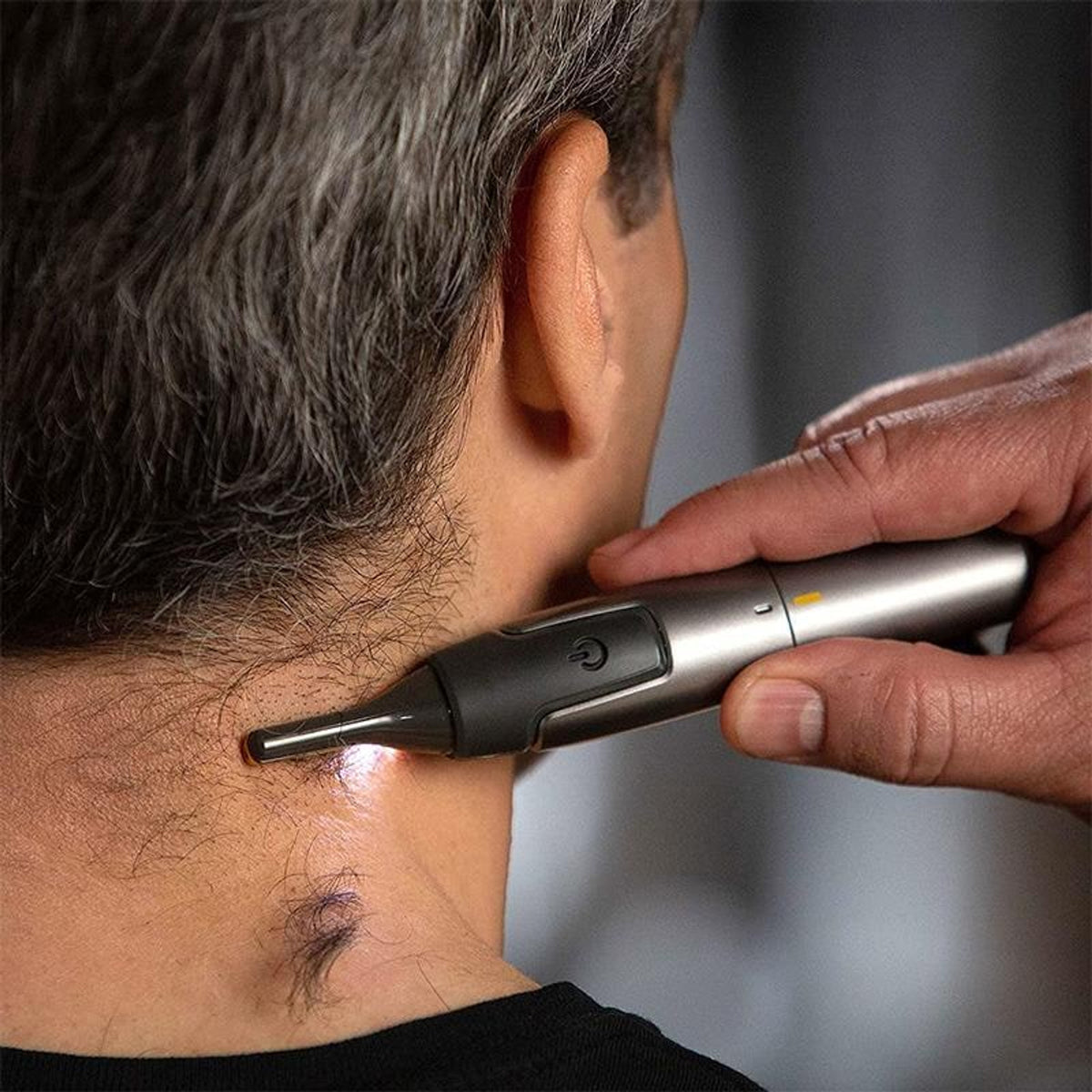 Precision Trimmer For Nose Ear And Hard-To-Reach Facial Hair With LED Light - Image 1