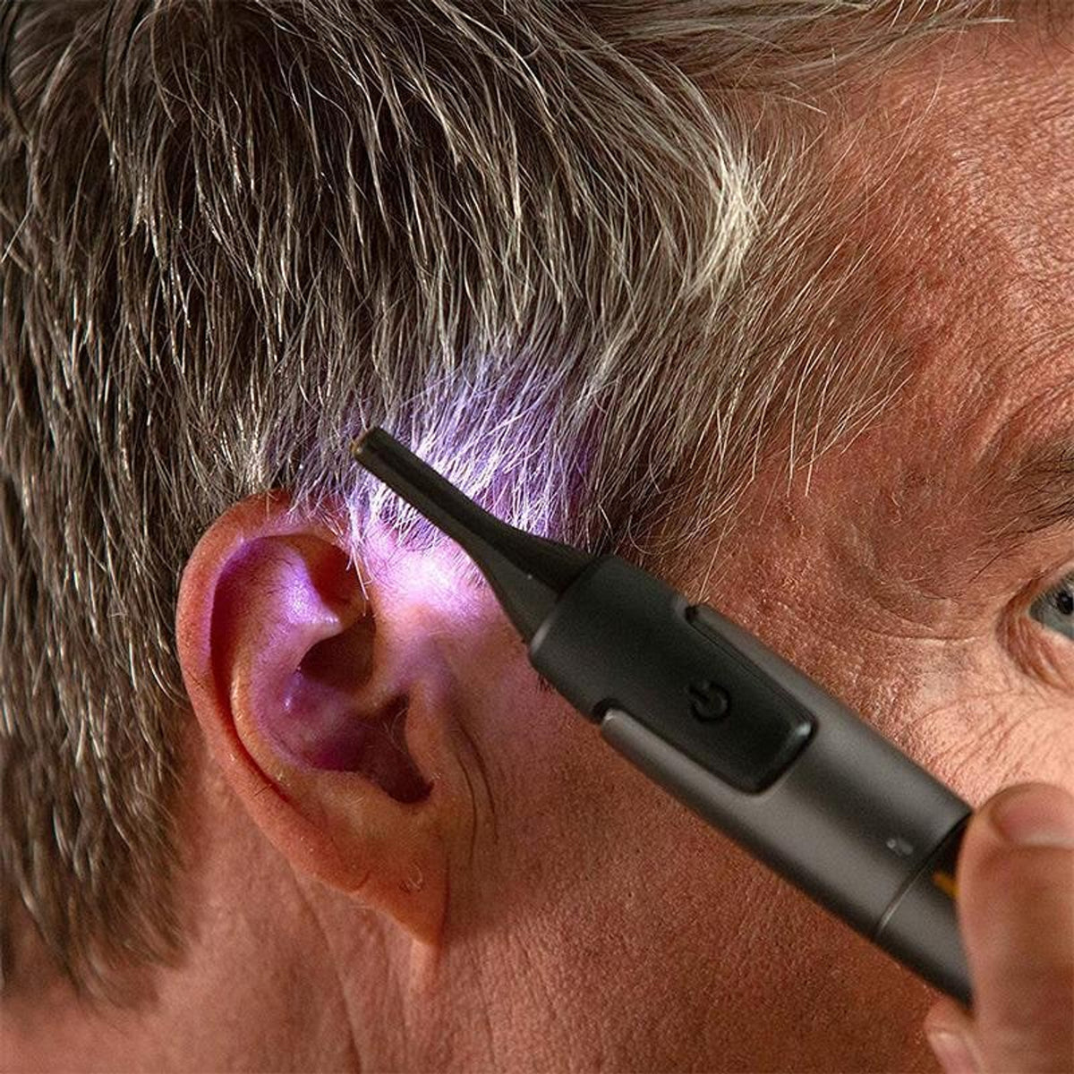 Precision Trimmer For Nose Ear And Hard-To-Reach Facial Hair With LED Light - Image 5