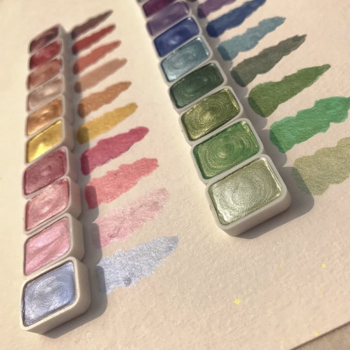 Shimmer Watercolor Paint Set 20 With Glitter Pigments For Vibrant Luminous Art - Image 1