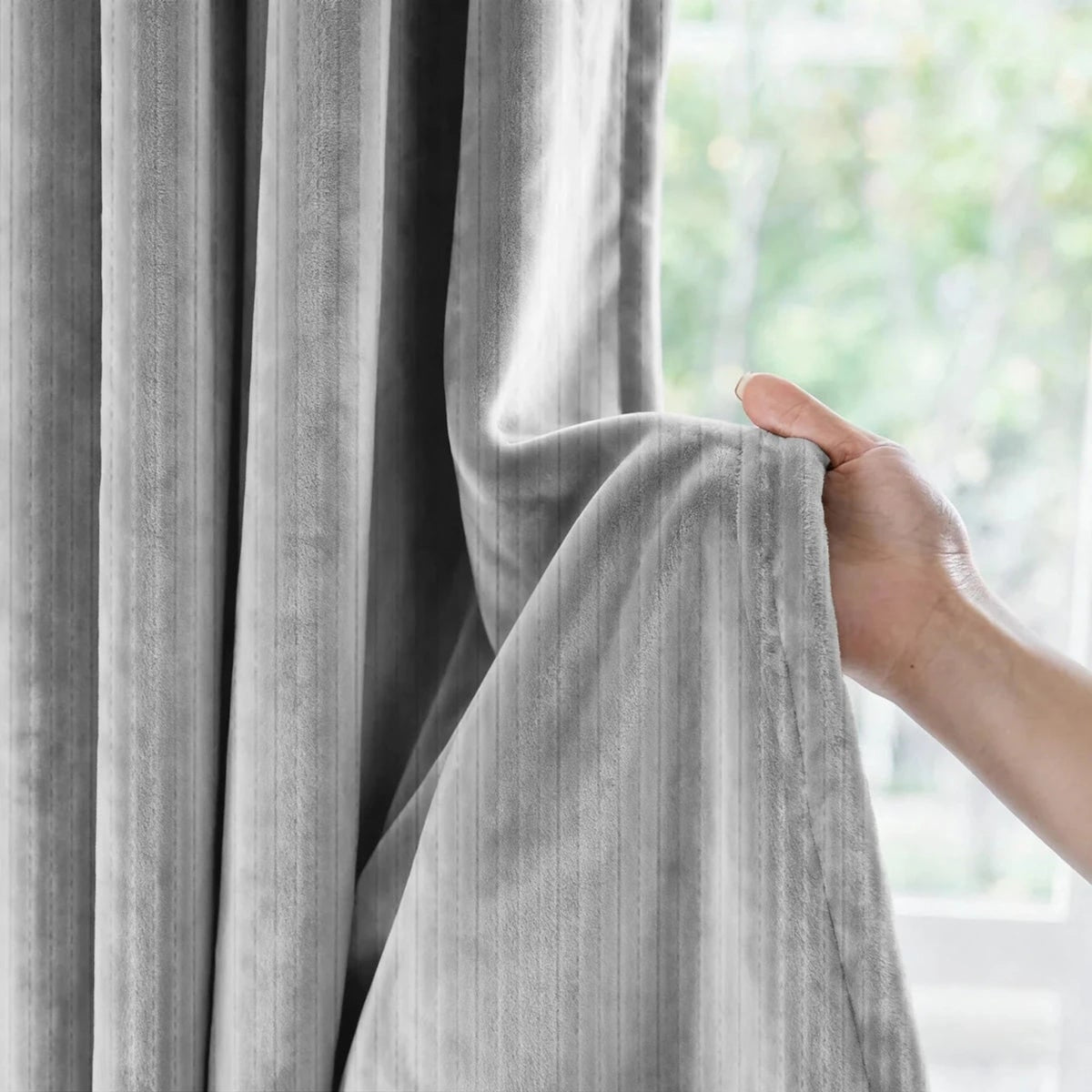 Thermal Curtain Heavy Insulating Grommet Curtain With Textured Polyester Fabric - Image 4