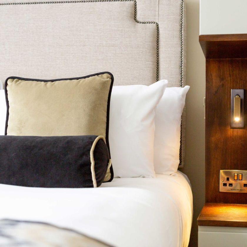 Adjustable Reading Wall Light with Switch