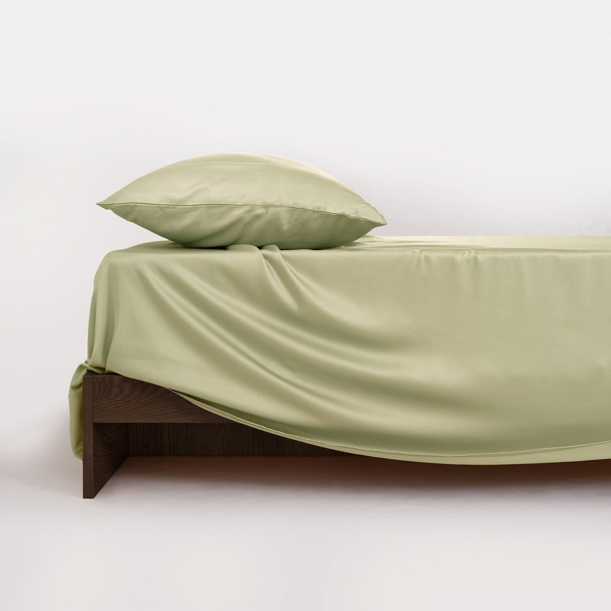 Bamboo Pillowcases with Pet Hair Repellent