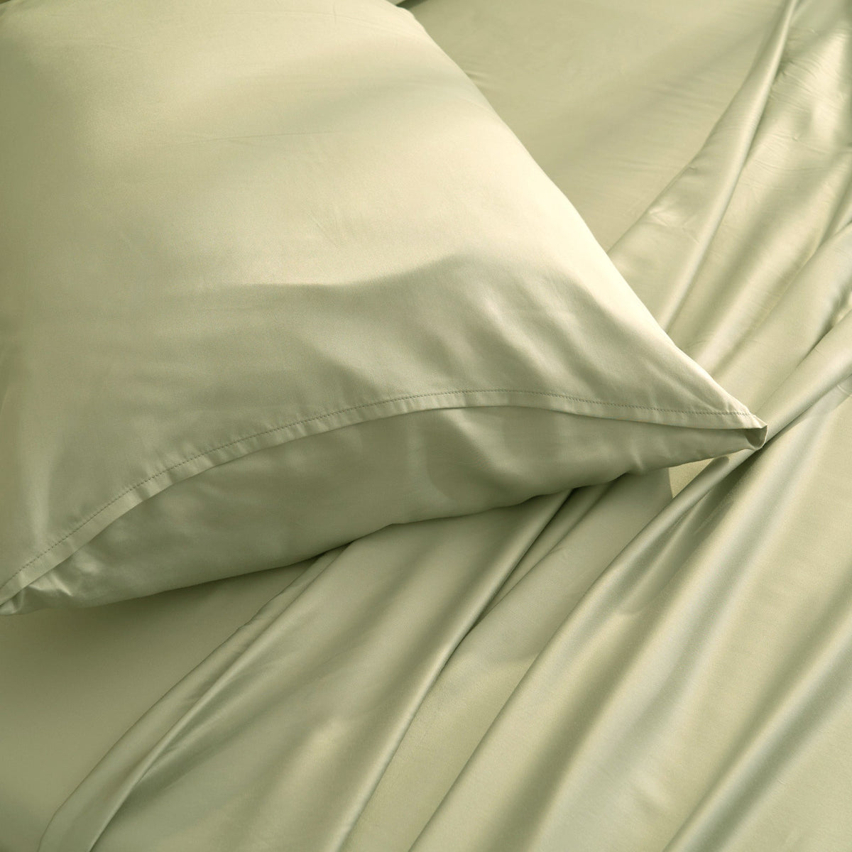 Bamboo Pillowcases with Pet Hair Repellent