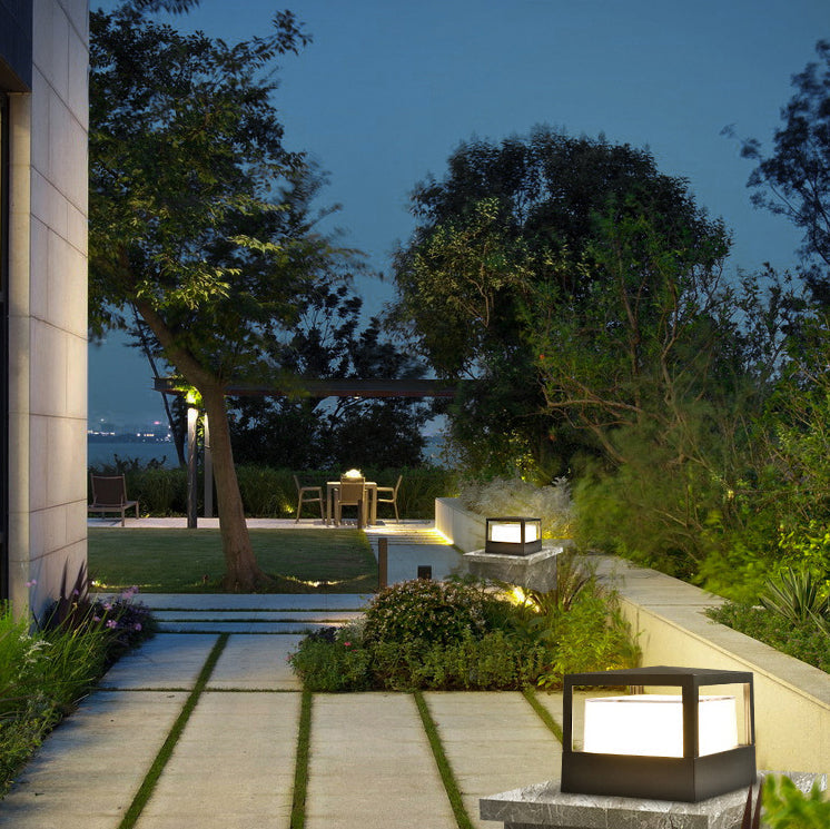 Black Aluminum LED Pillar Light with Diffuser