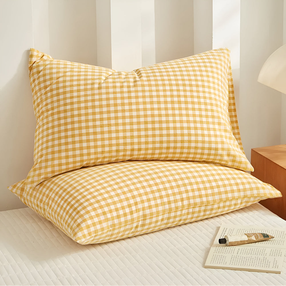 Checkered Pillowcases with Closure