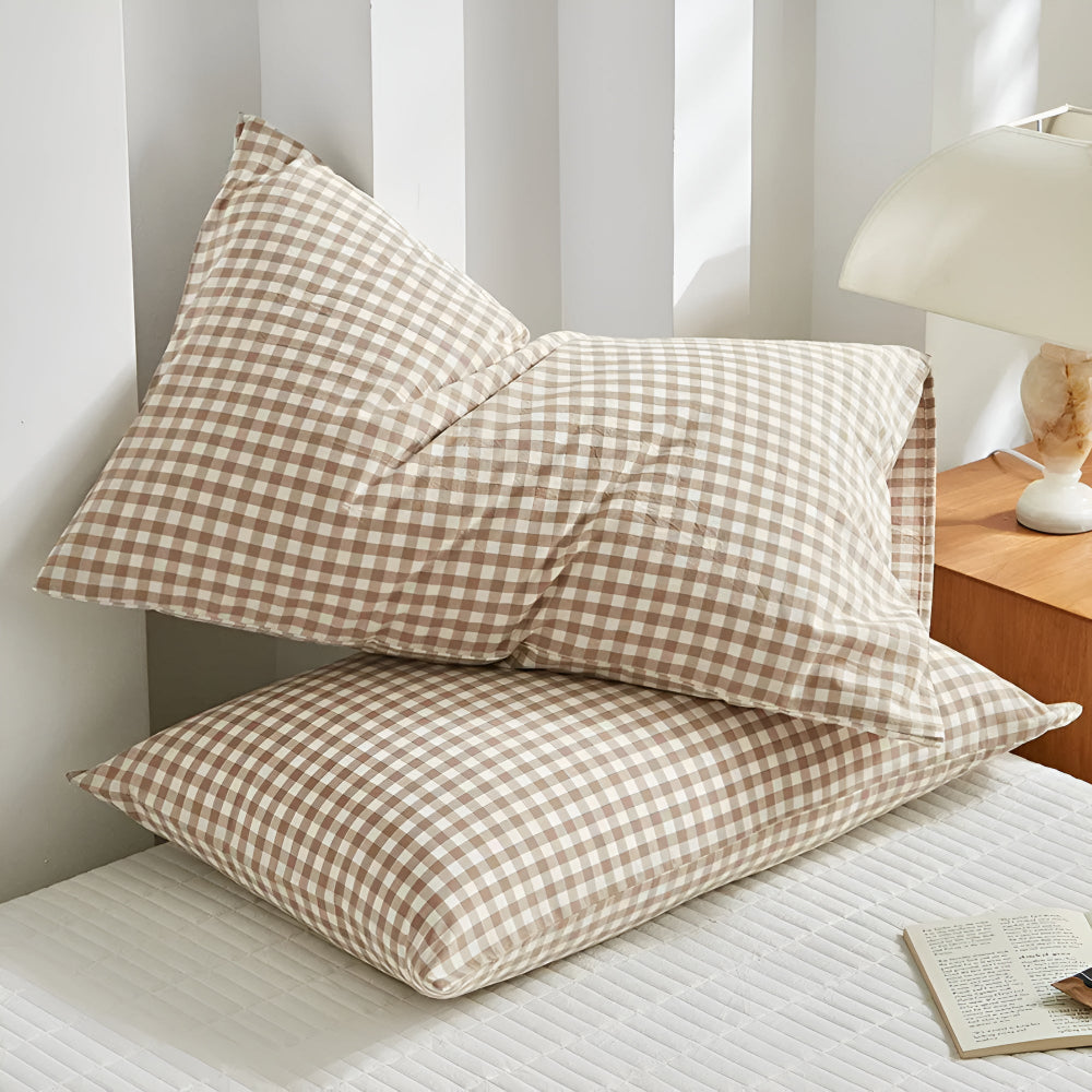 Checkered Pillowcases with Closure