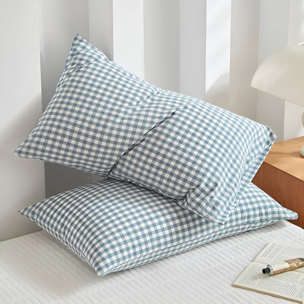 Checkered Pillowcases with Closure