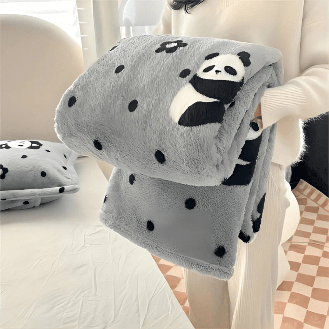 Cozy Checkered Fleece Blanket with Plush Feel