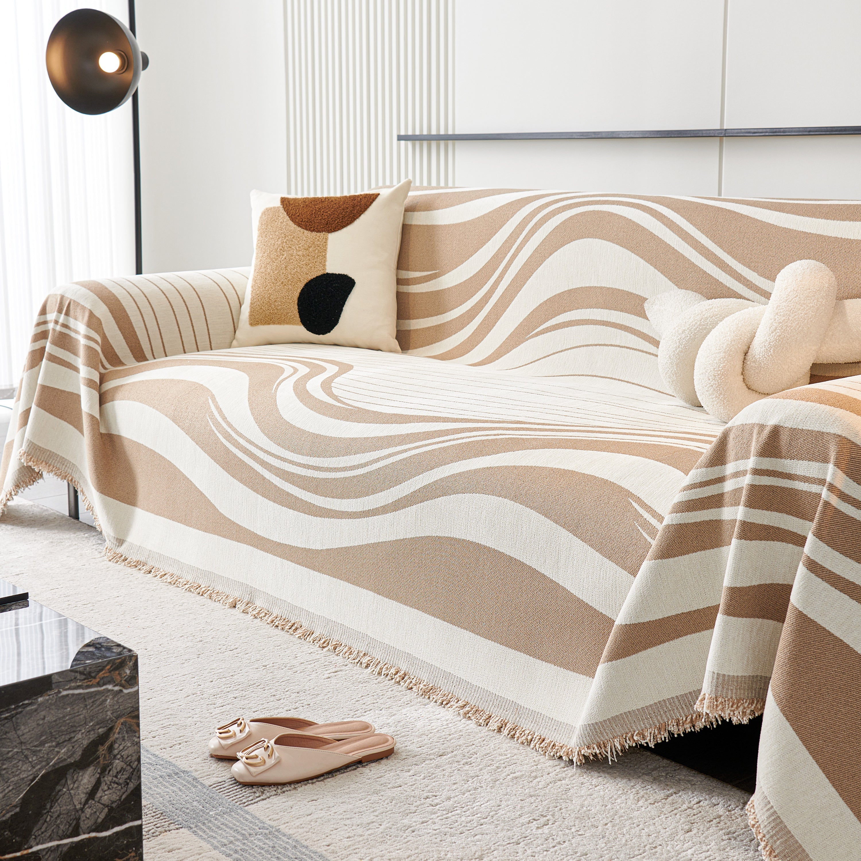 Modern Chenille Sofa Throw with Wavy Pattern