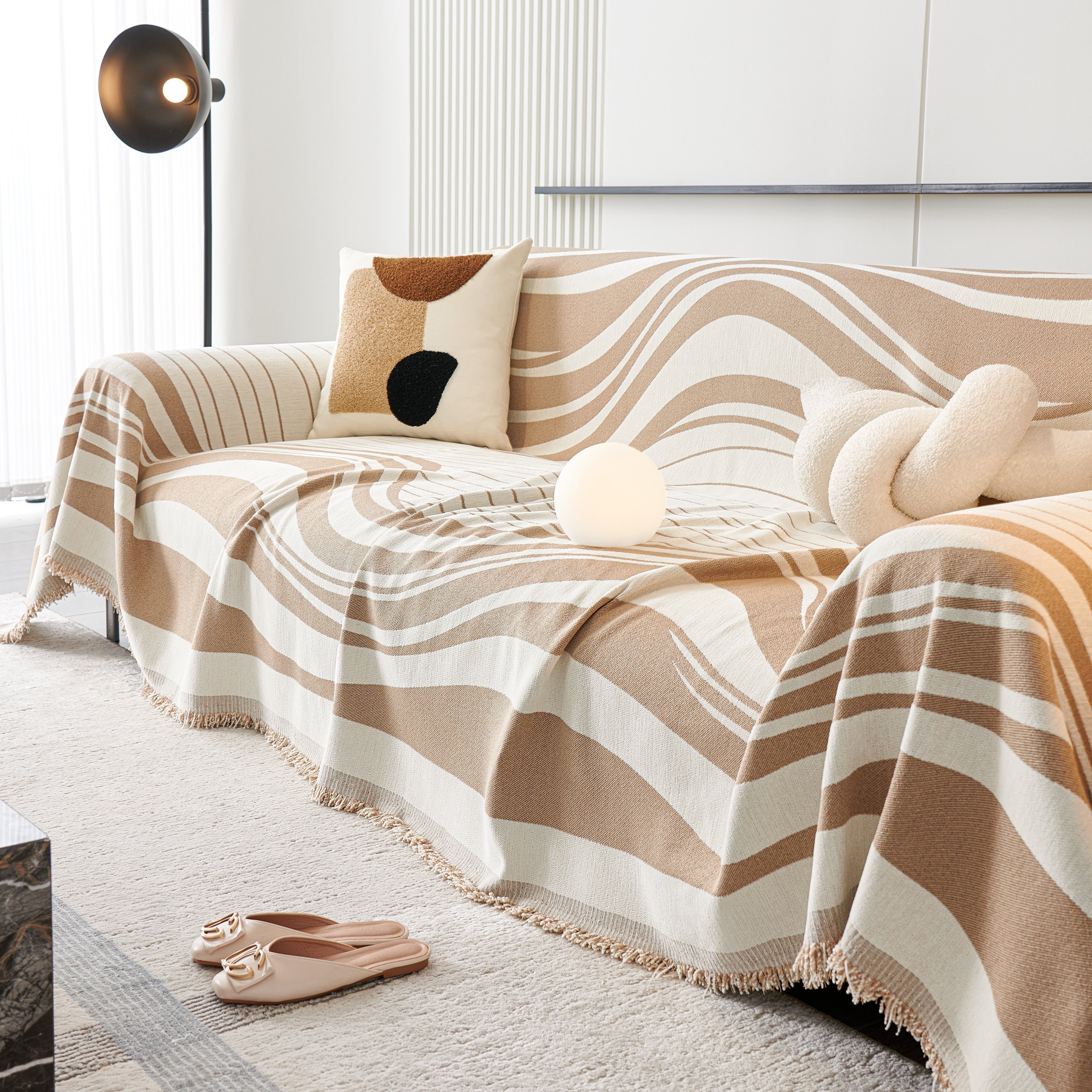Modern Chenille Sofa Throw with Wavy Pattern