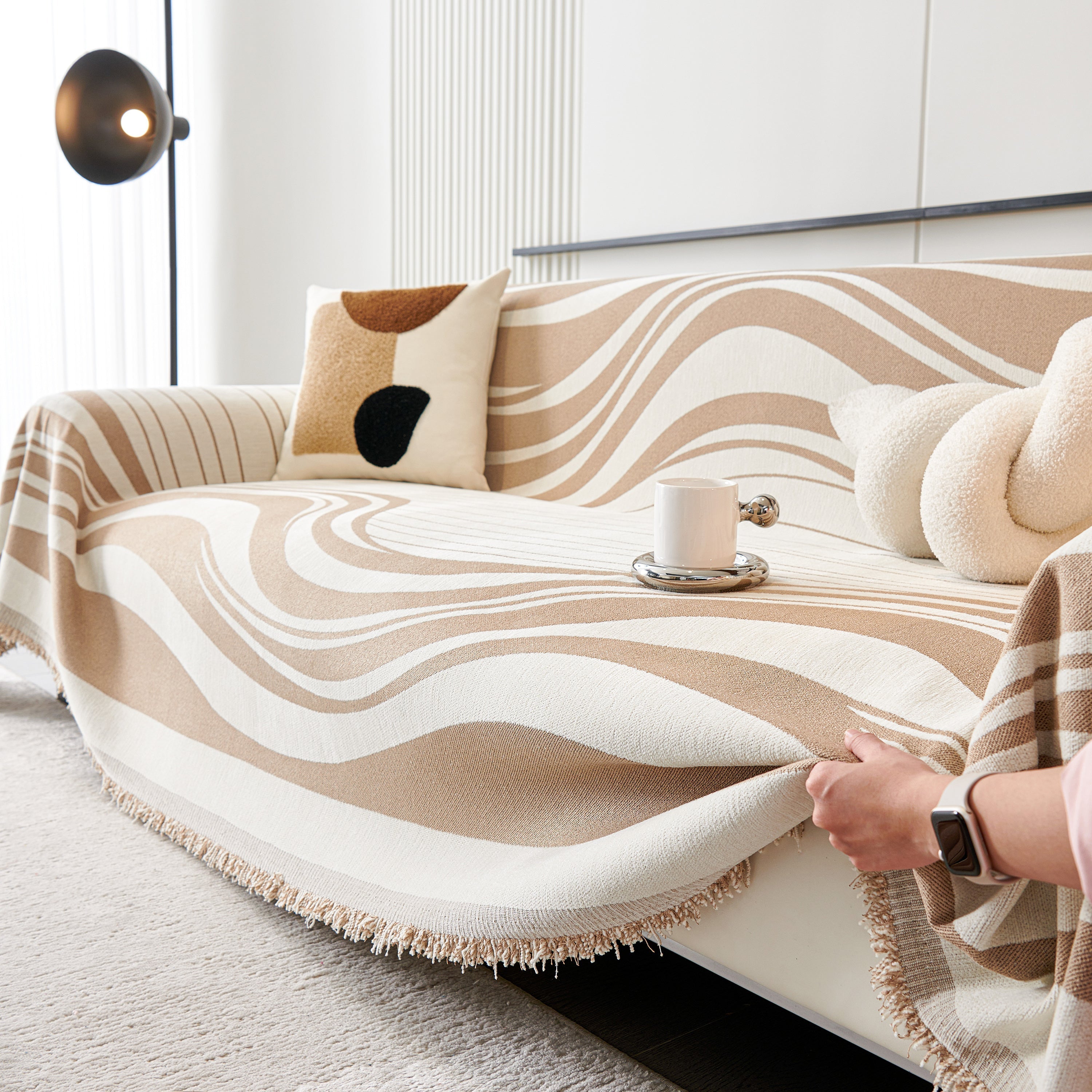 Modern Chenille Sofa Throw with Wavy Pattern