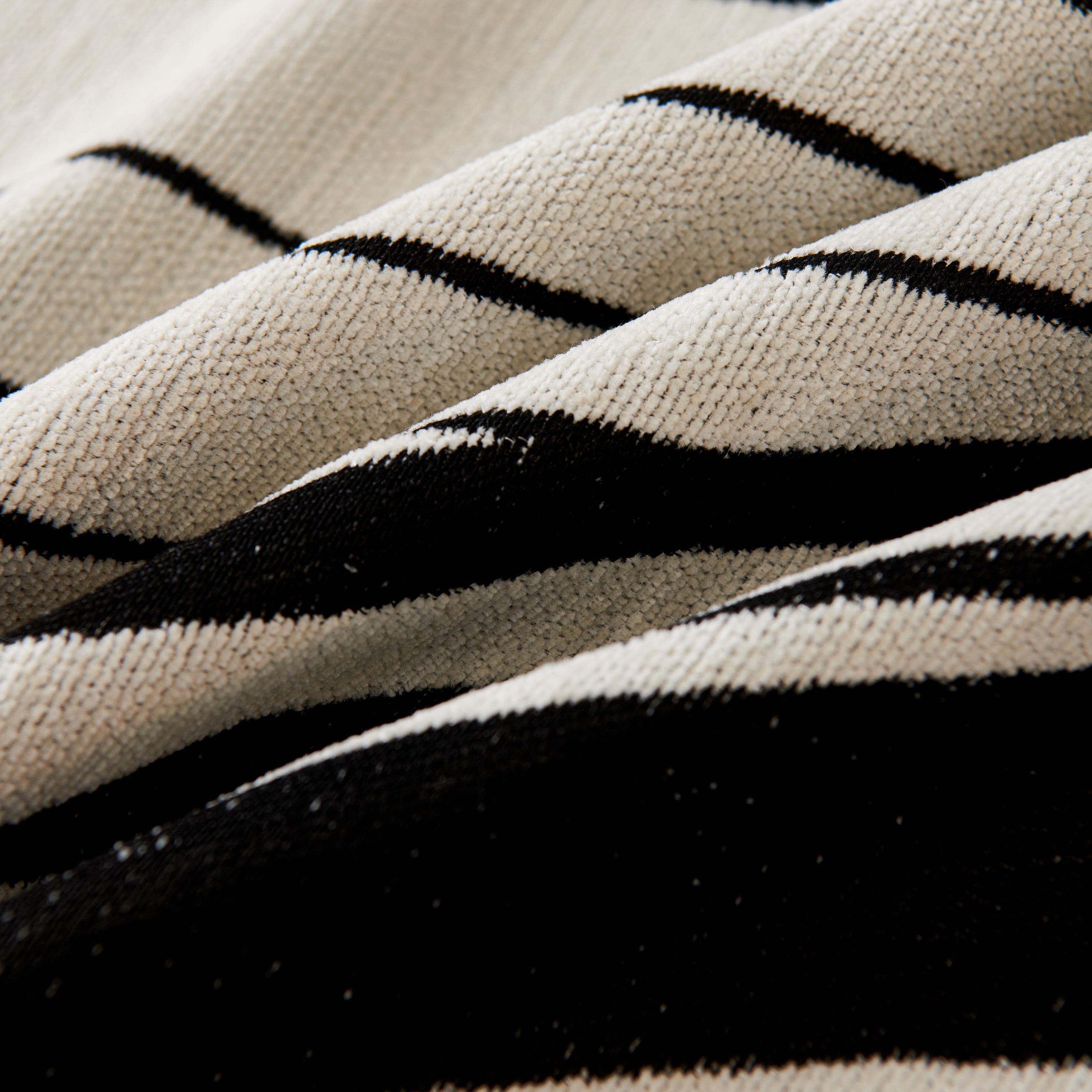 Modern Chenille Sofa Throw with Wavy Pattern