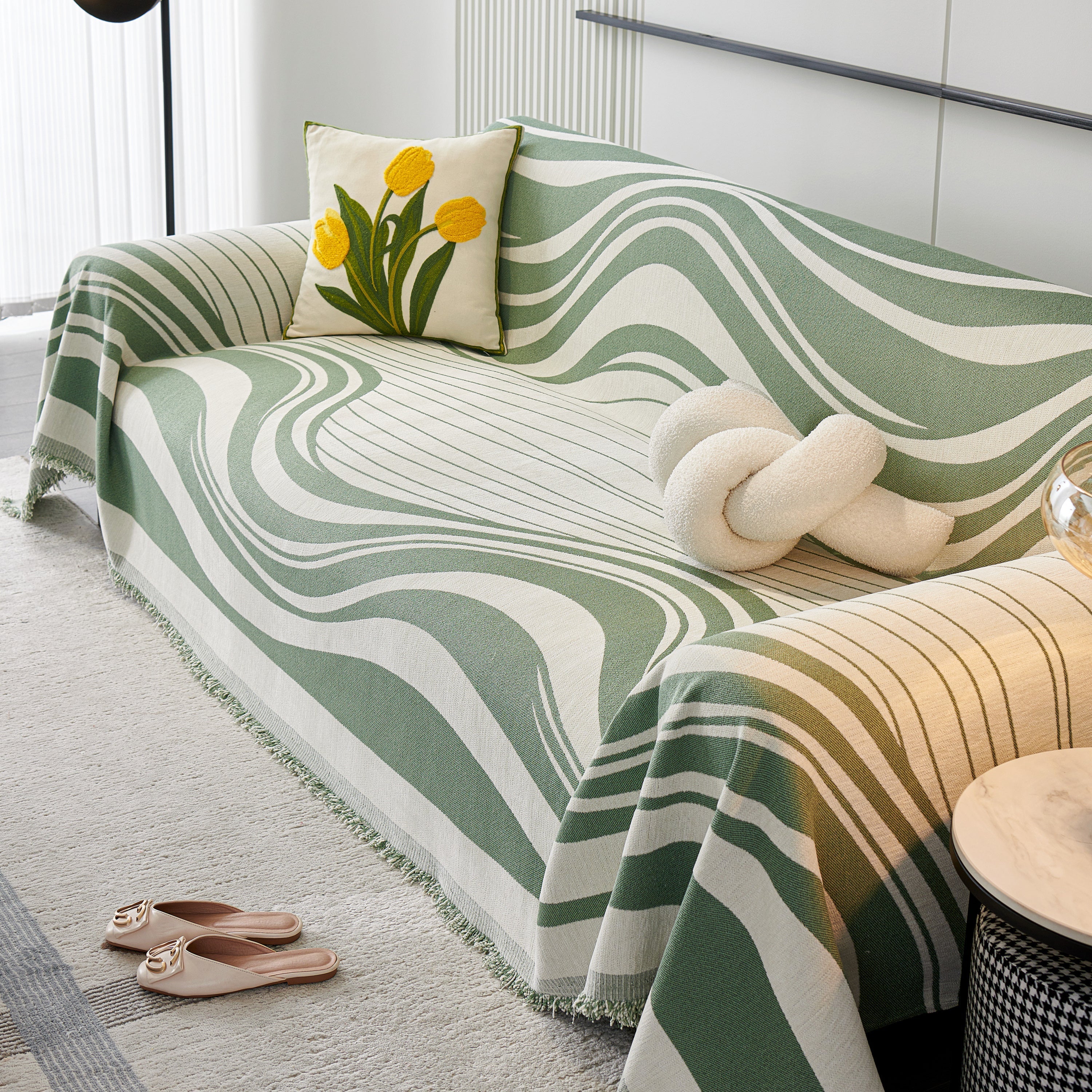 Modern Chenille Sofa Throw with Wavy Pattern