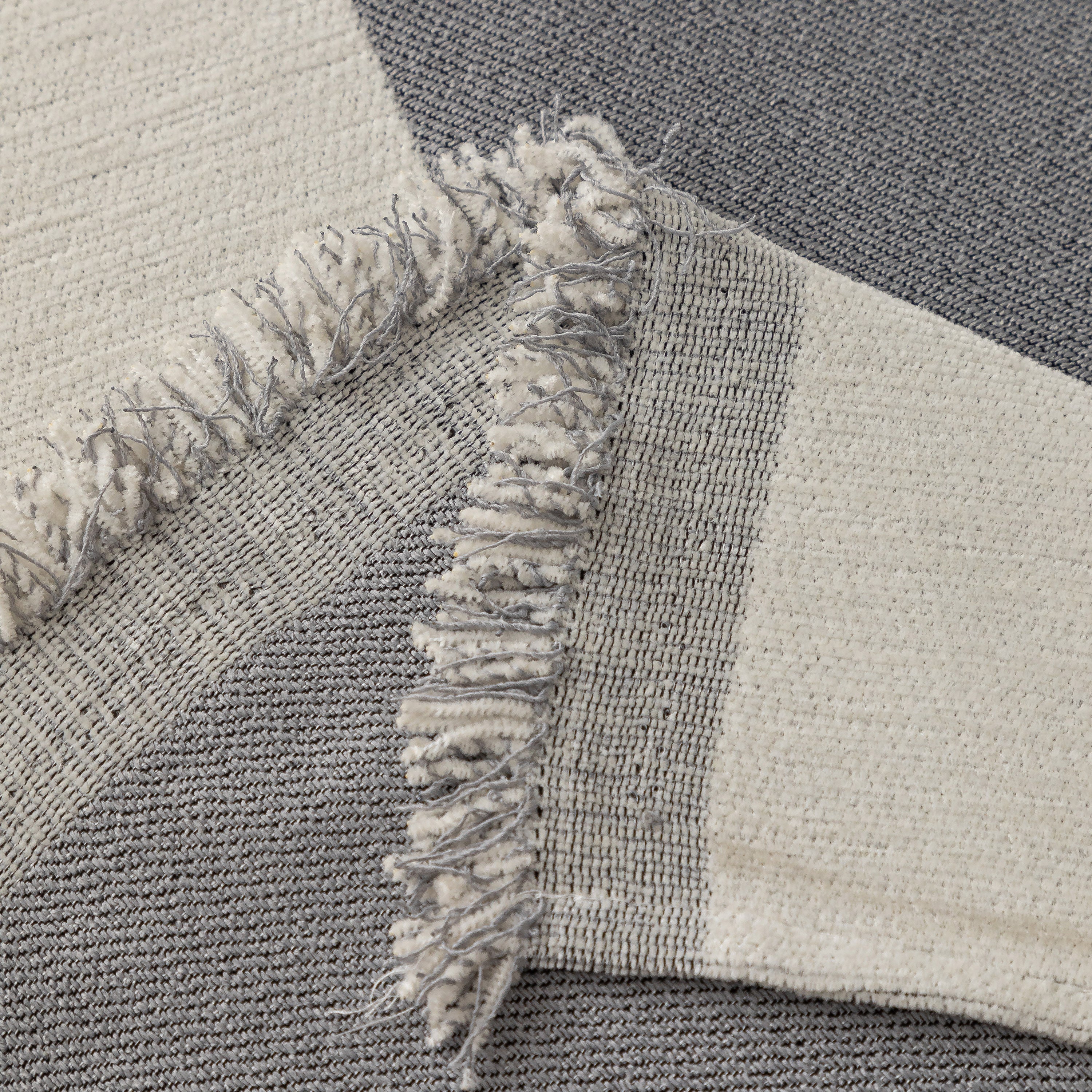 Modern Plaid Chenille Sofa Throw with Tassels
