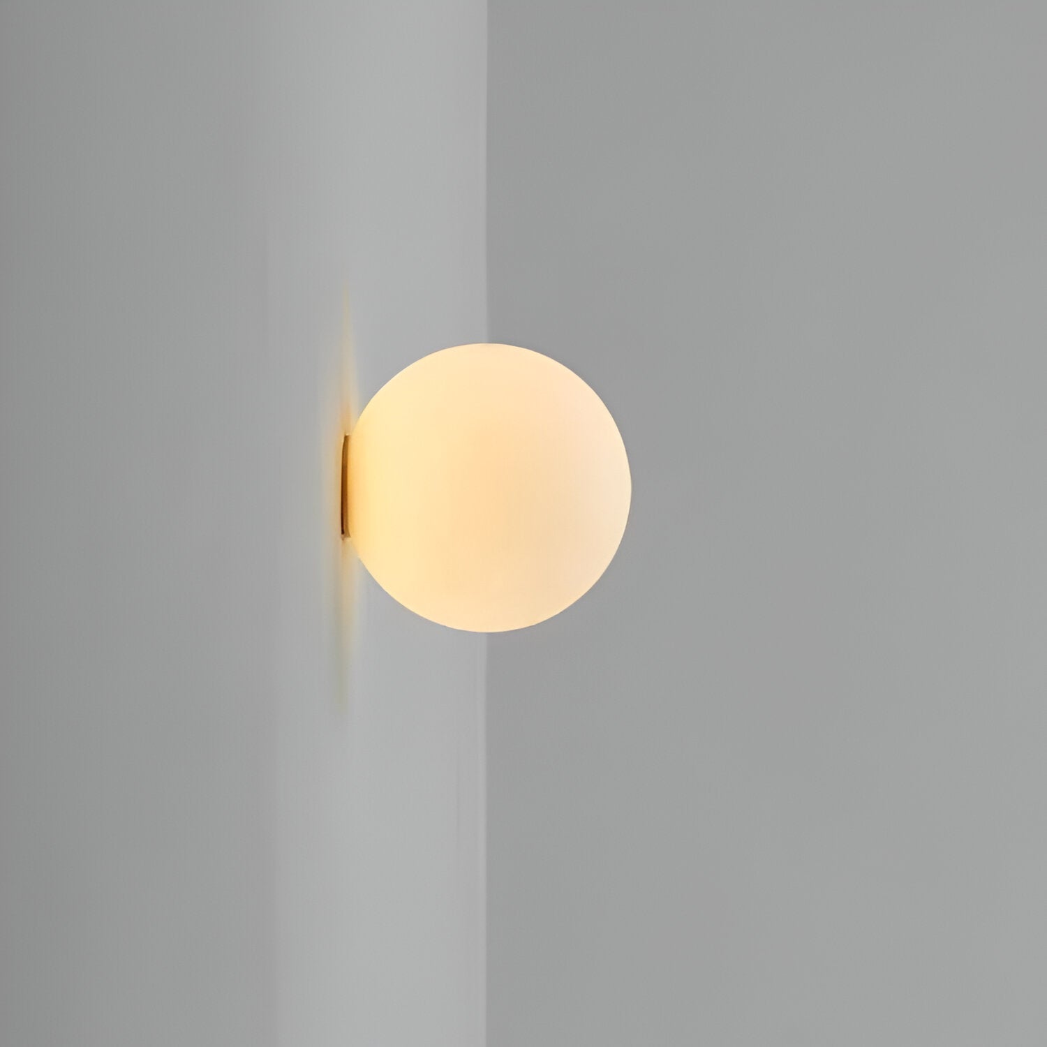 Minimalist Round Glass Wall Sconce with LED