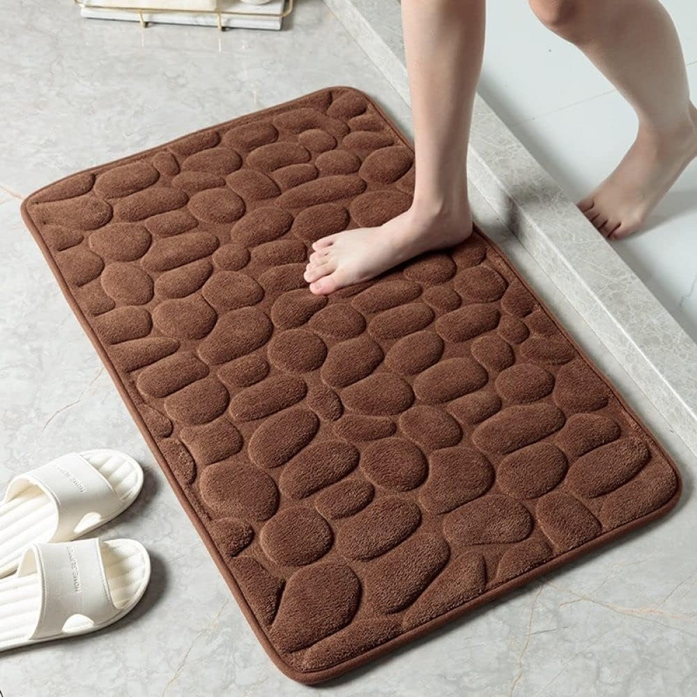 Plush Cobblestone Bath Mat with Non Slip Base