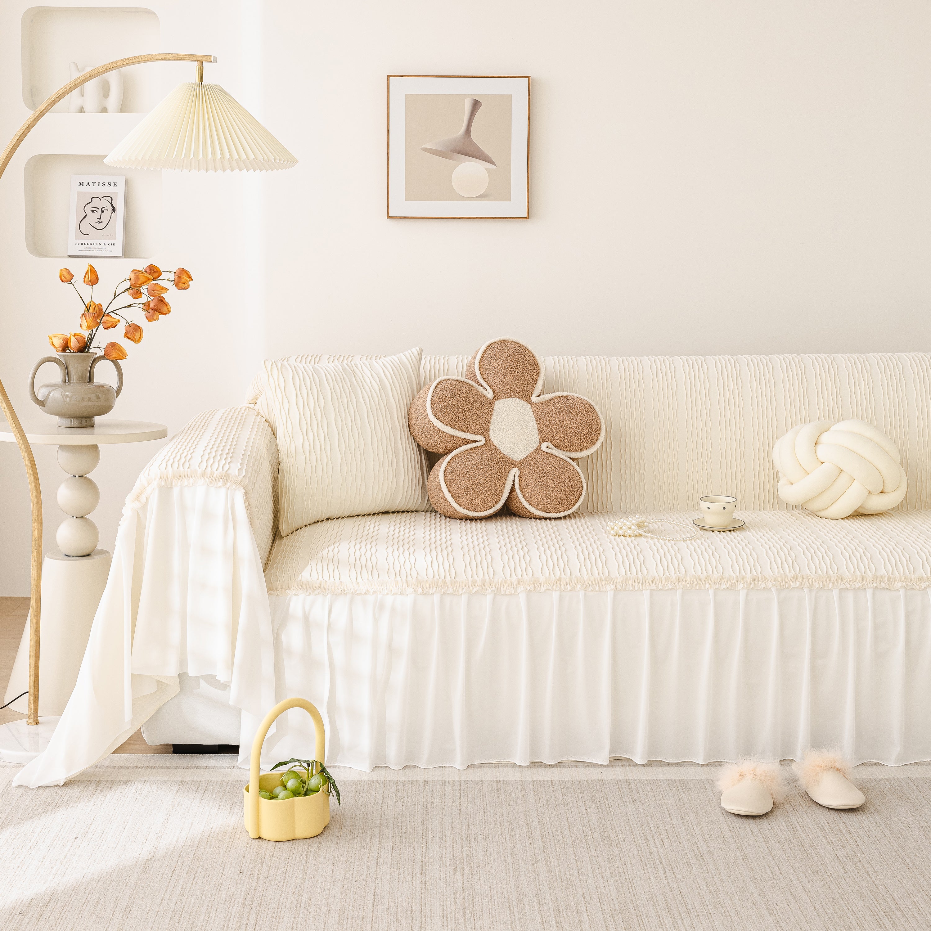 Plush Flannel Sofa Throw with Ruffled Skirt