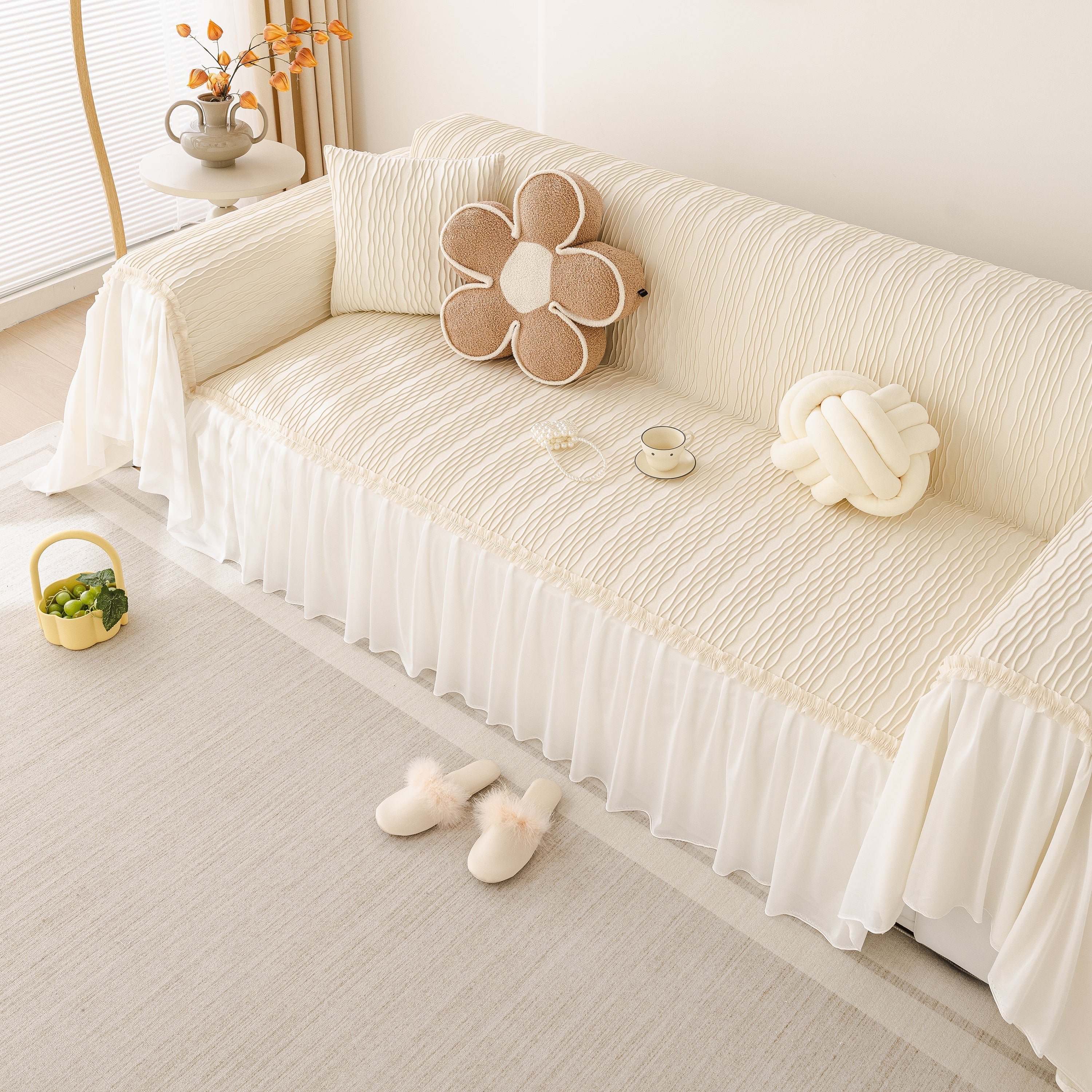 Plush Flannel Sofa Throw with Ruffled Skirt