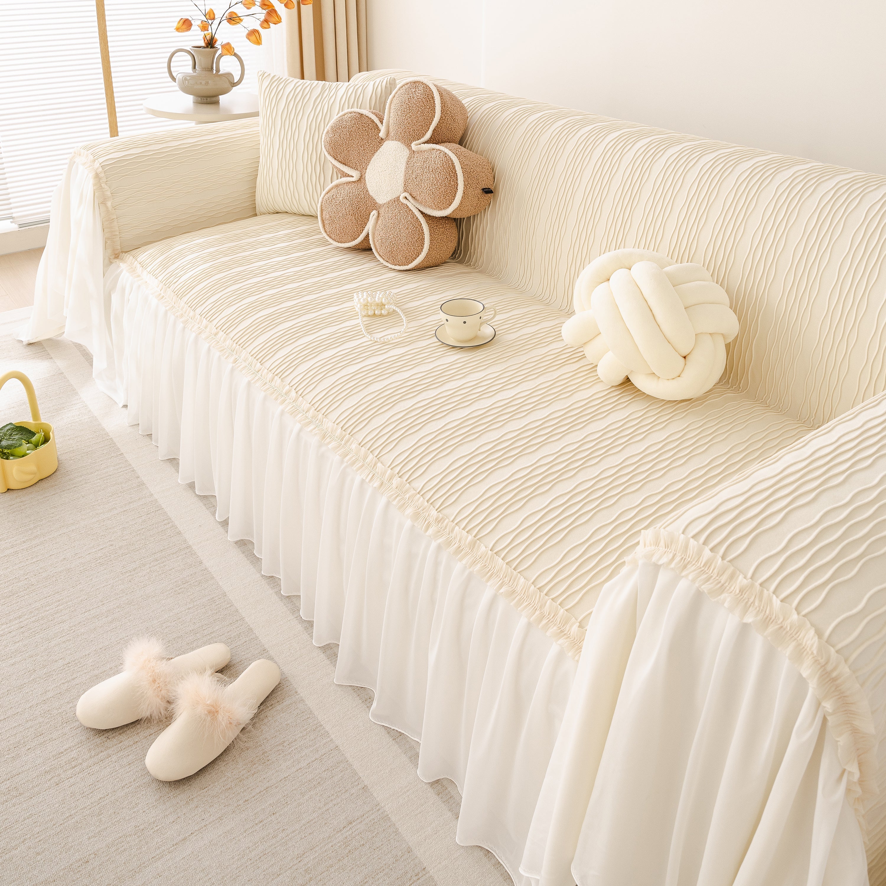 Plush Flannel Sofa Throw with Ruffled Skirt