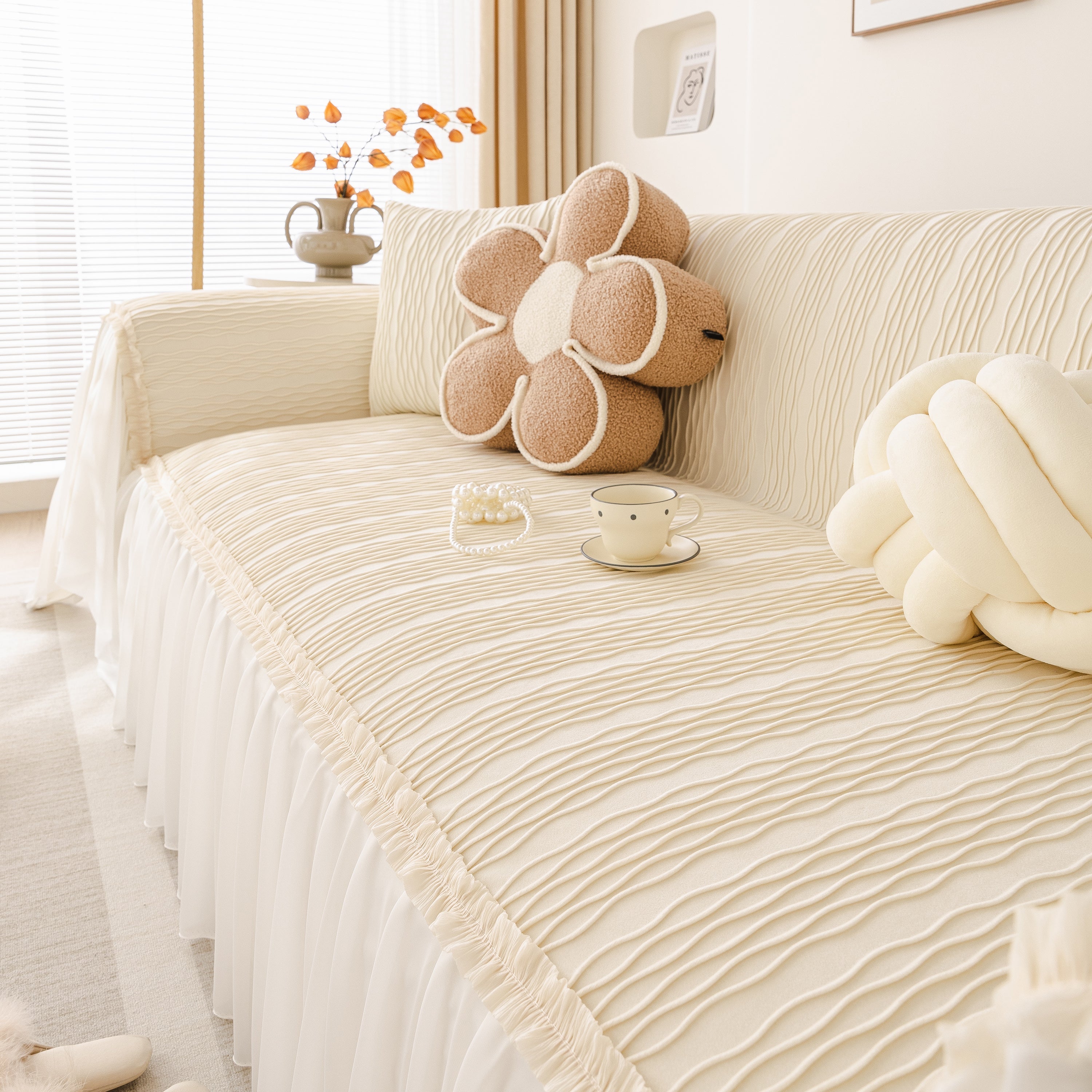 Plush Flannel Sofa Throw with Ruffled Skirt