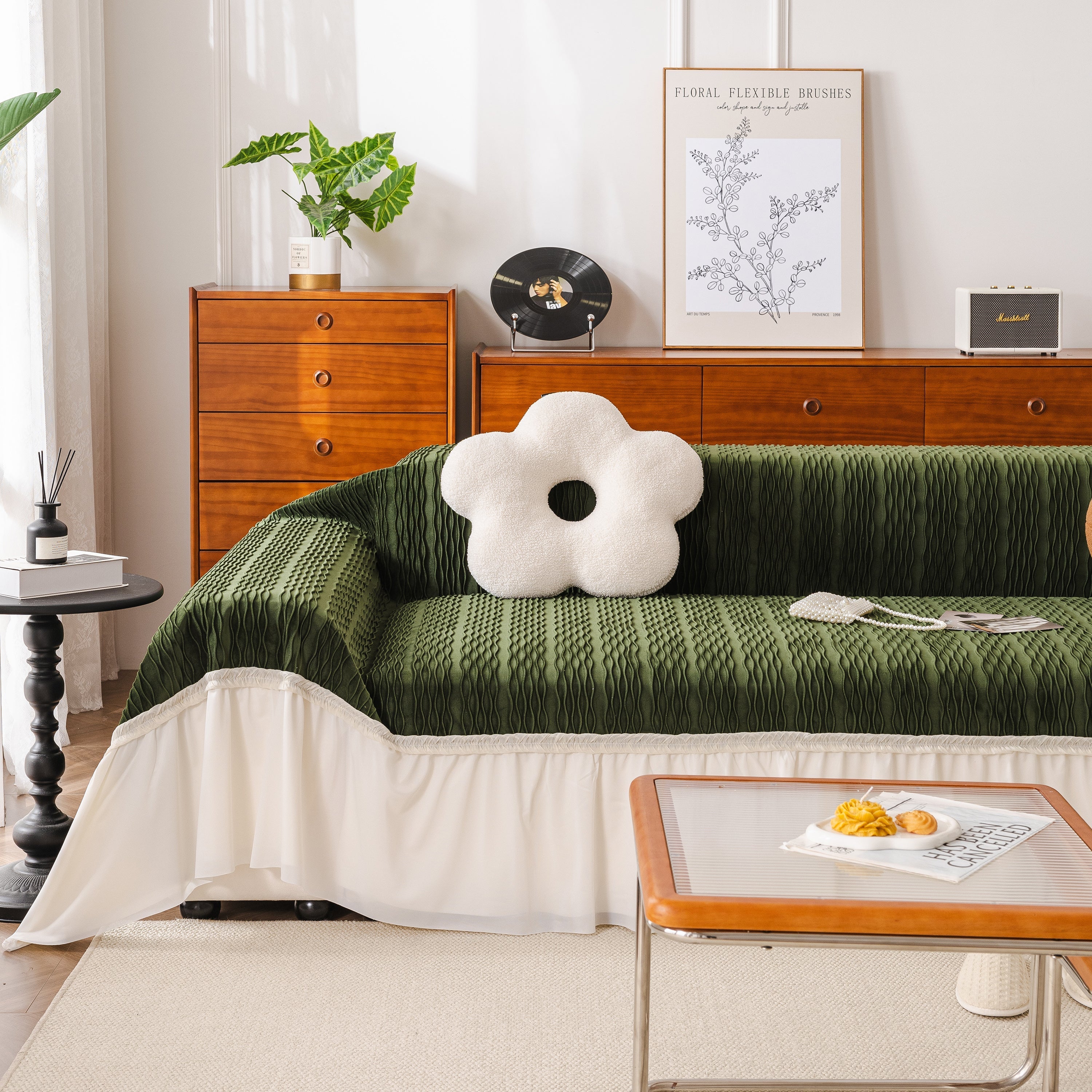 Plush Flannel Sofa Throw with Ruffled Skirt