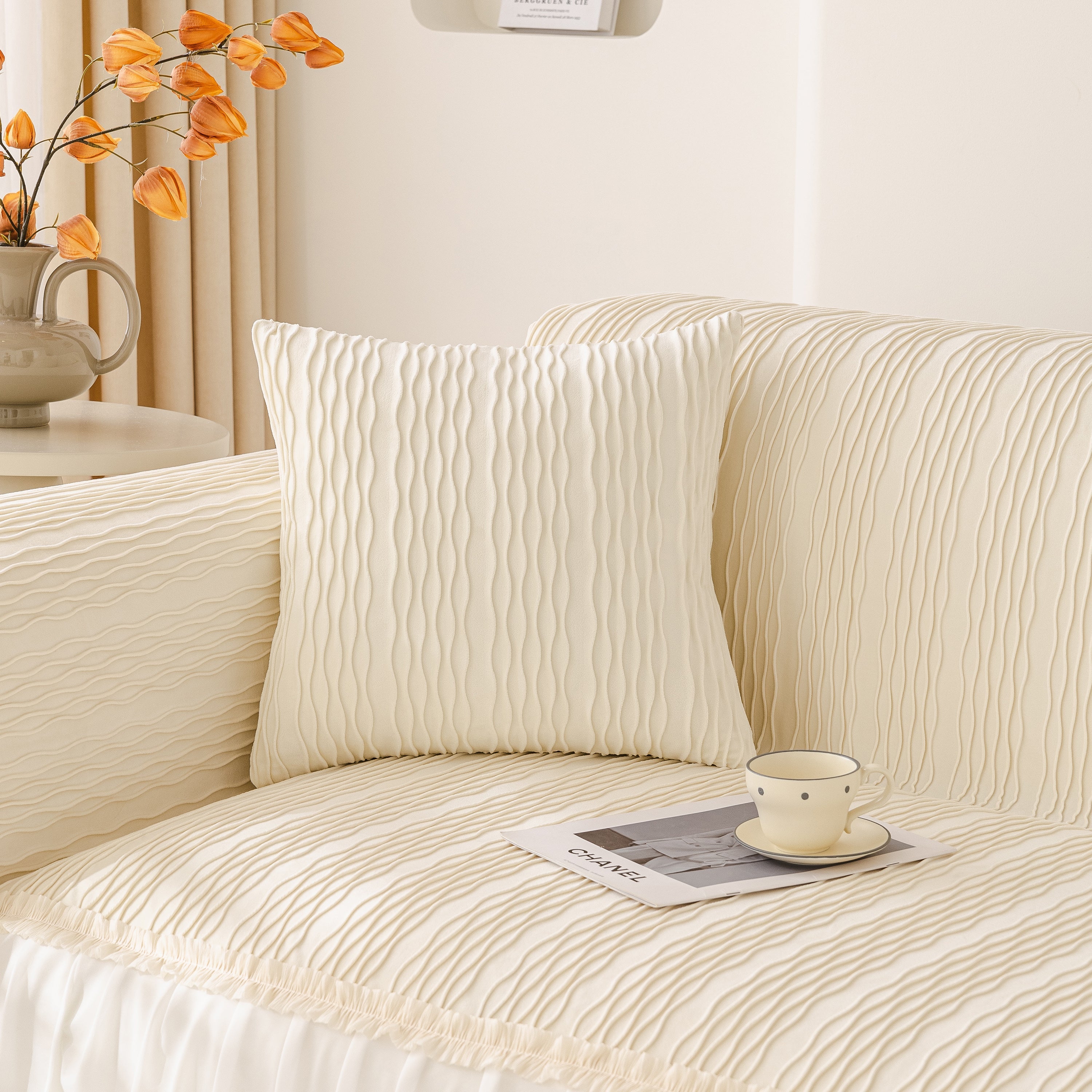 Plush Flannel Sofa Throw with Ruffled Skirt
