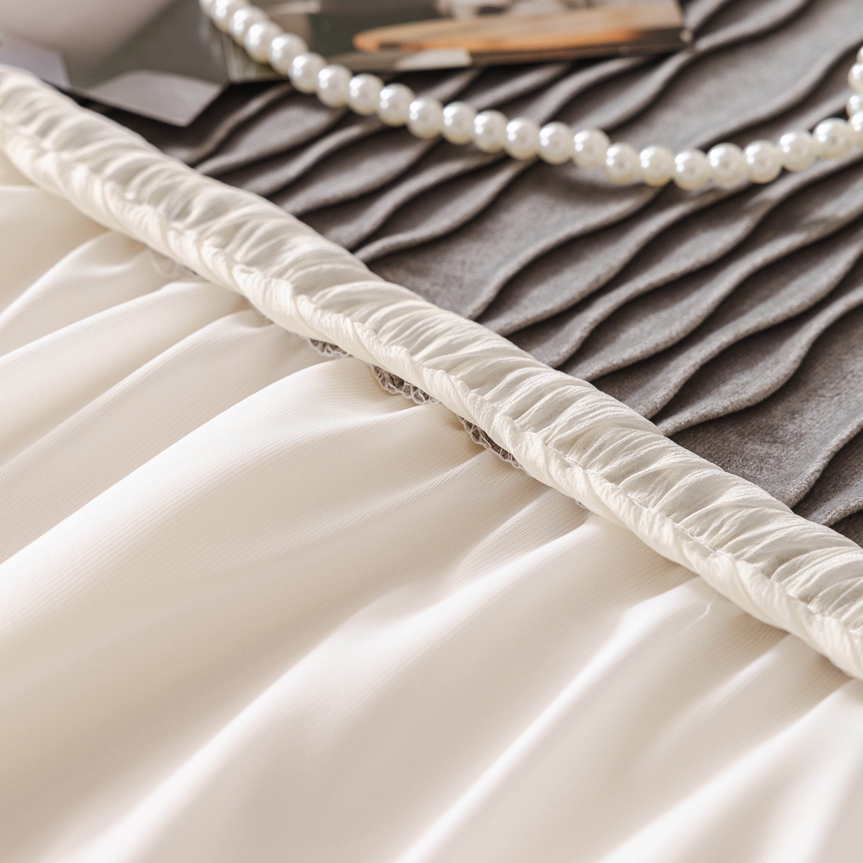 Plush Flannel Sofa Throw with Ruffled Skirt